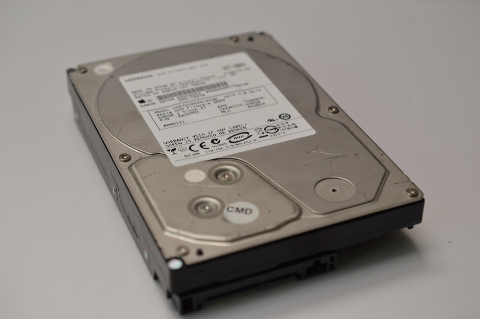 640GB SATA Hitachi 3.5″ 7200RPM HDE721064SLA330 Hard Drive