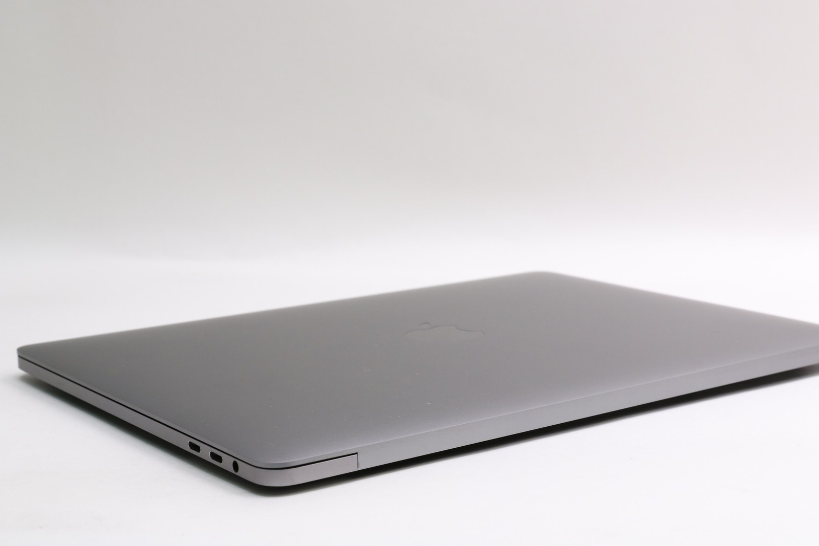 READ! 13″ 2018, MacBook Pro, MR9U2LL/A, i5-8259U, 8GB, 256GB
