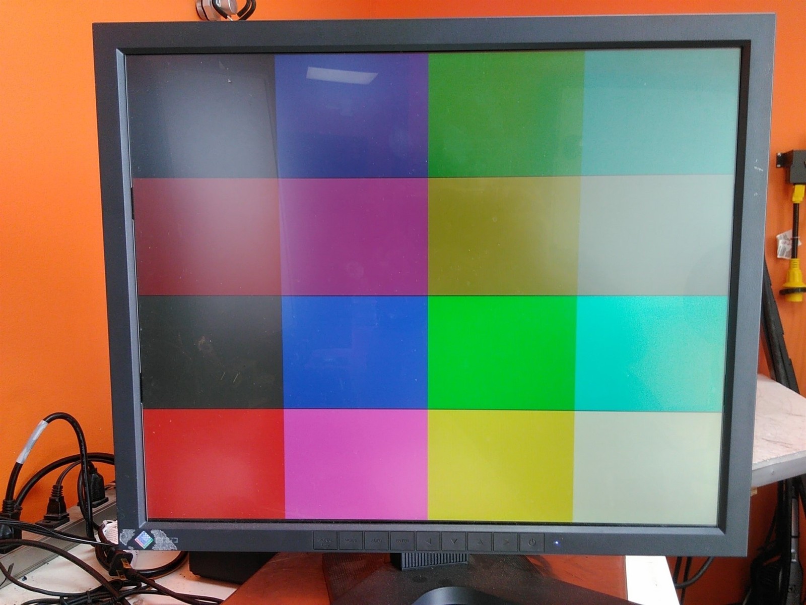 EIZO RadiForce R12 19″ Class DVI 1280 x 1024 LCD Monitor w/ Stand