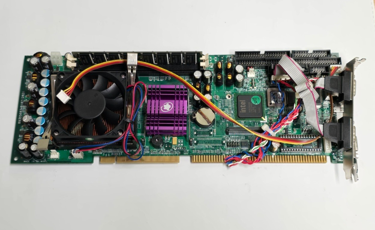 Portwell ROBO-8712VLA Single Board B9305683AB18712821-Tested