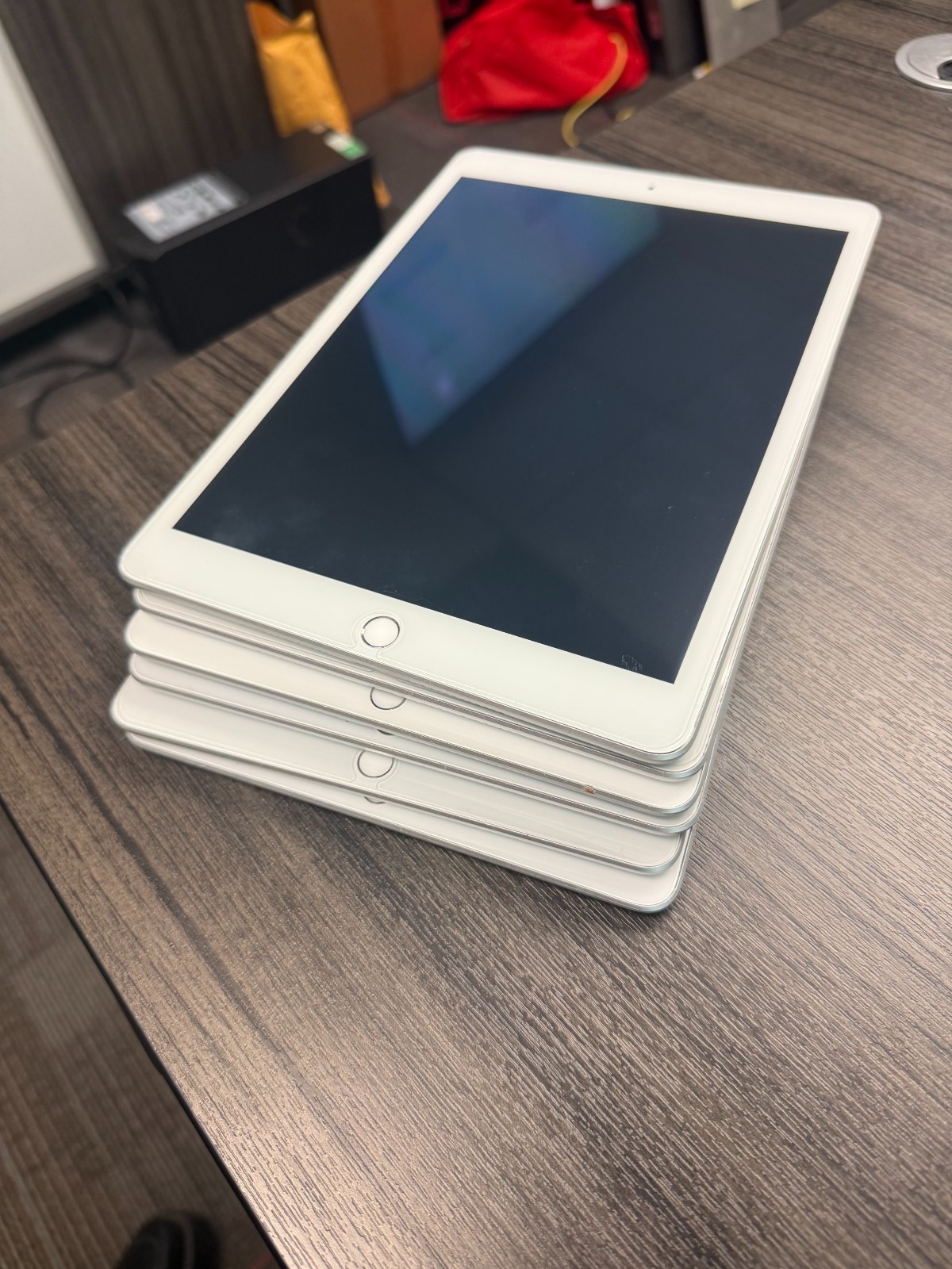 Apple iPad 10.2 8th Gen Model, Wi-Fi + Cellular, 32 GB – White, Used Unlocked!