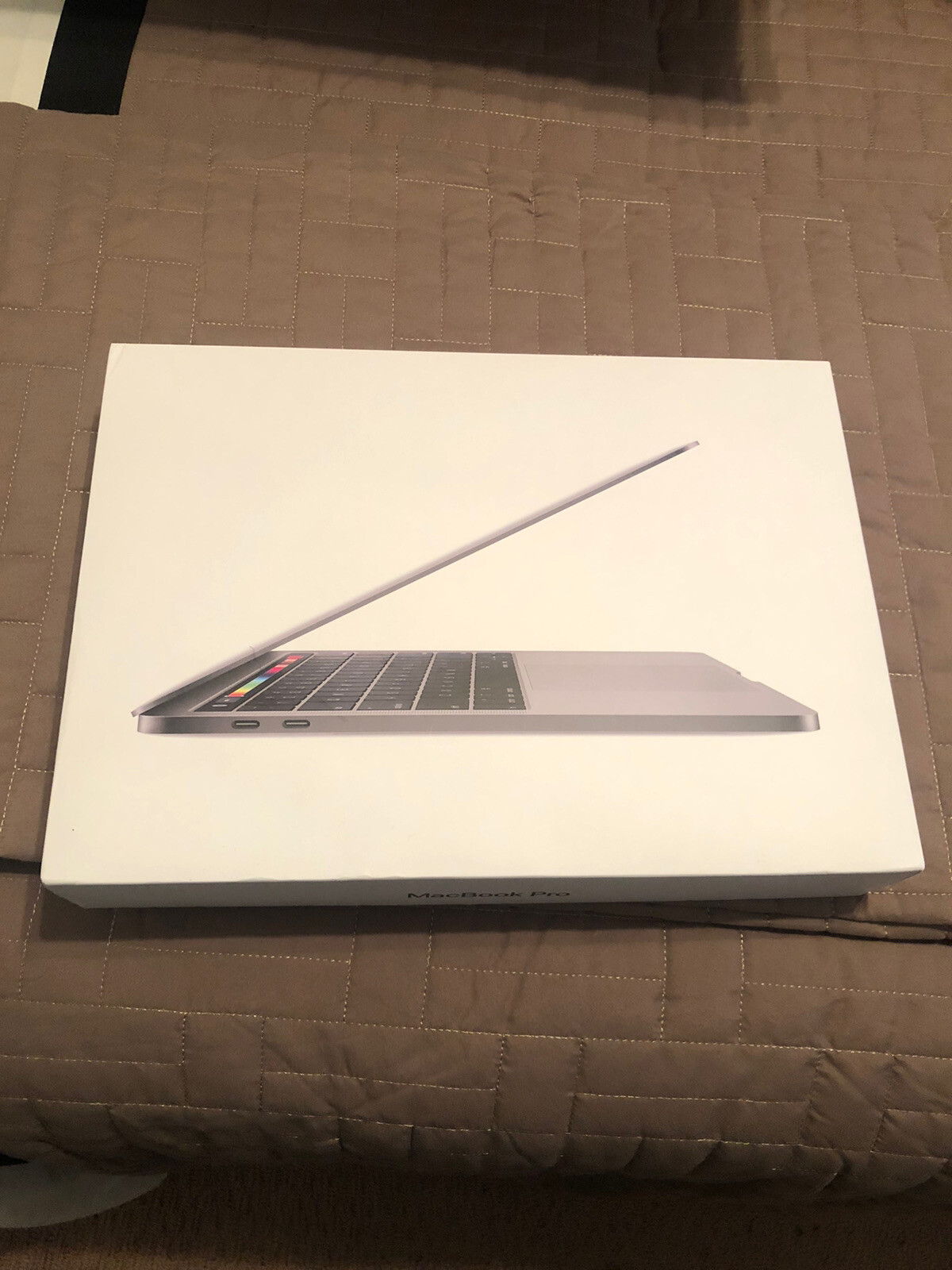 Apple. Macbook. Pro. 2018. 13 inch. Touch Bar. Space Gray. 2.3GHz. In Box.