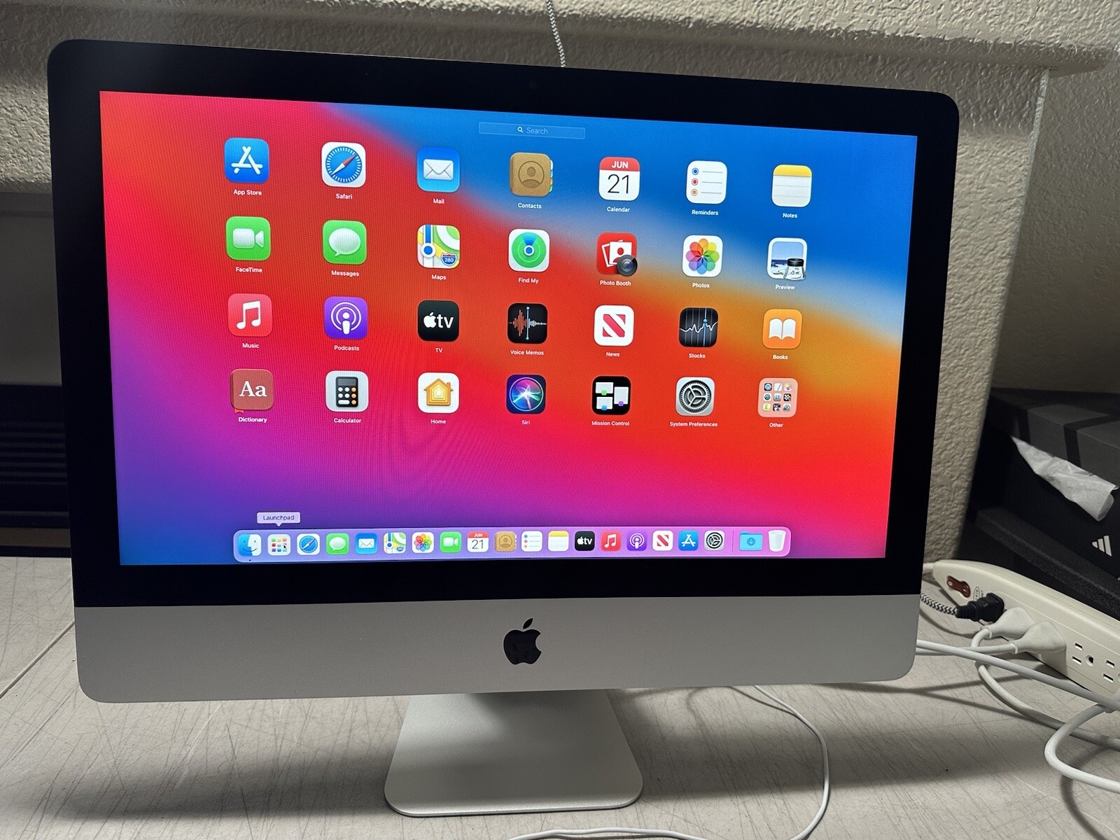 Apple iMac A1418 21.5 Mid2017 W/ Intel I5-7360U @2.3GHz/8GB Ram/1TB HDD Mac OS