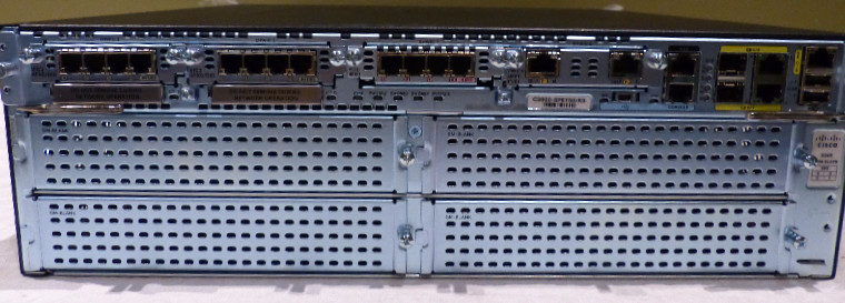 CISCO C3945-VSEC/K9 VOICE SECURTIY ROUTER 2* VIC3 4FXS/DID VIC2-4FXO VWIC3 +LIC
