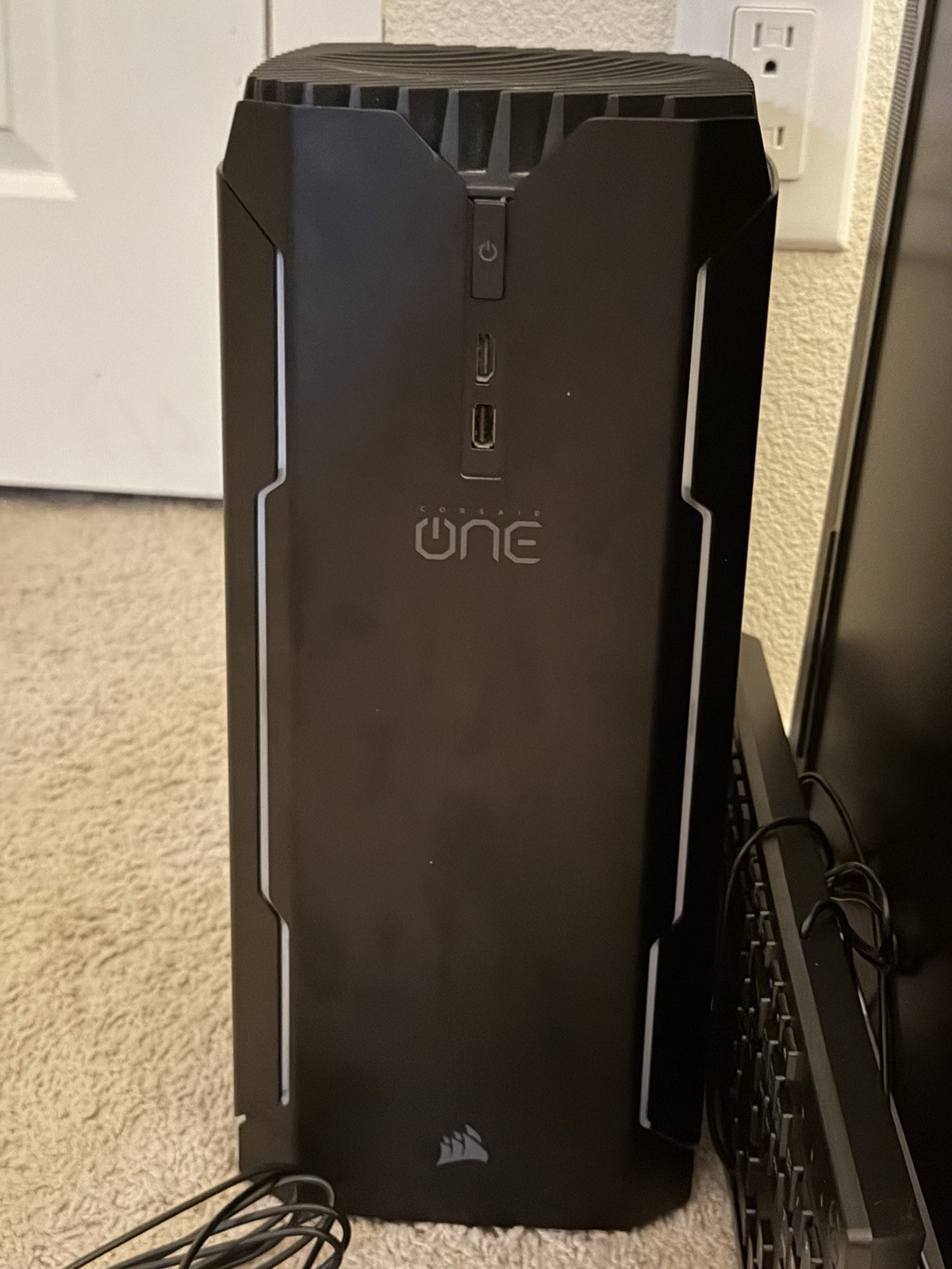 2018 Corsair Compact Gaming PC (plus Free Monitor, Mouse, And Keyboard)