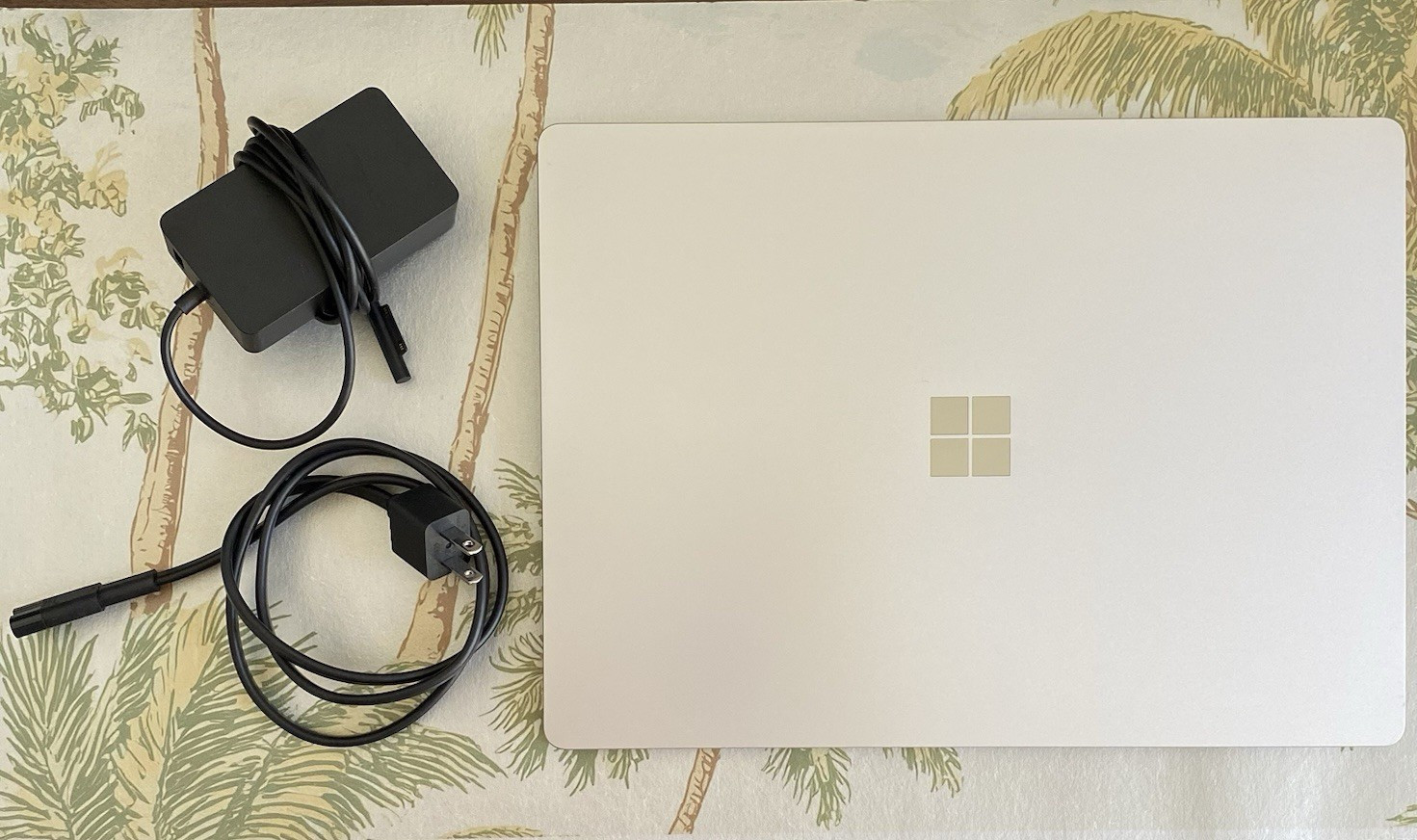 Surface Laptop 4 13.5″ i5 8GB 256GB SSD Win 11 Silver +1 YR Microsoft 365 & Case