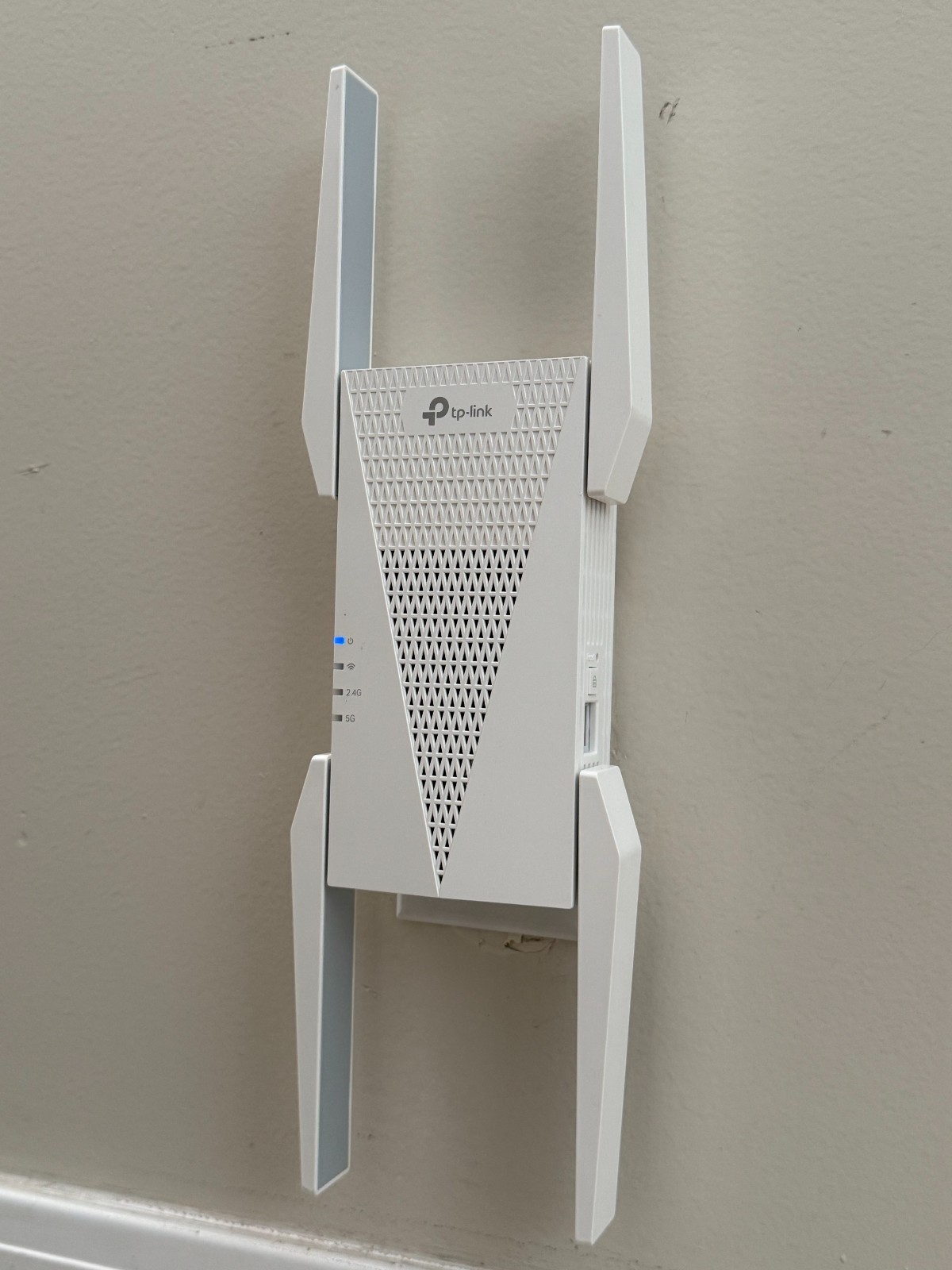 TP-Link RE815X AX5400 Tri-Band WiFi 6 Range Extender – 5.4Gbps Signal Booster