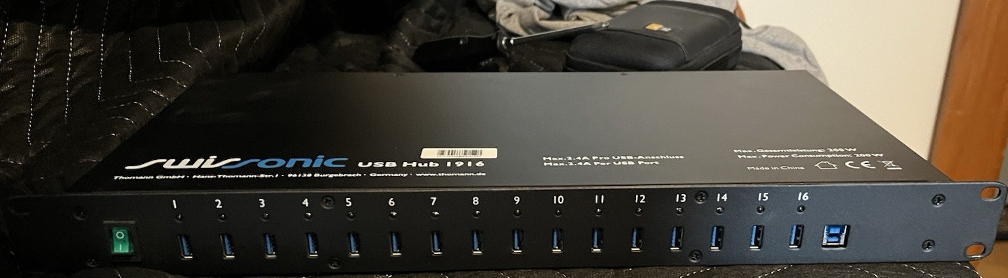 Swissonic USB Hub 16-Port USB Type-A Hub, Black, 5V