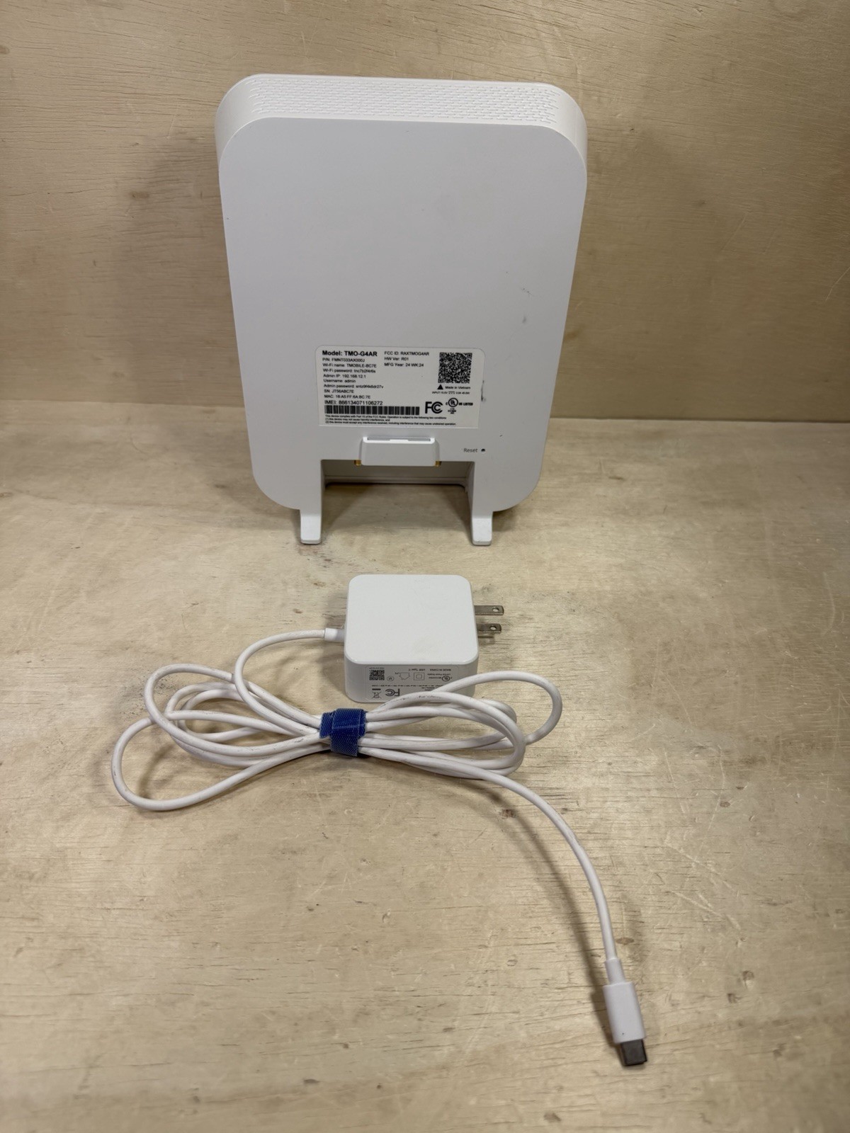 T-Mobile TMO-G4AR WiFi Router White Wireless Home Network Unit W/ AC Adapter