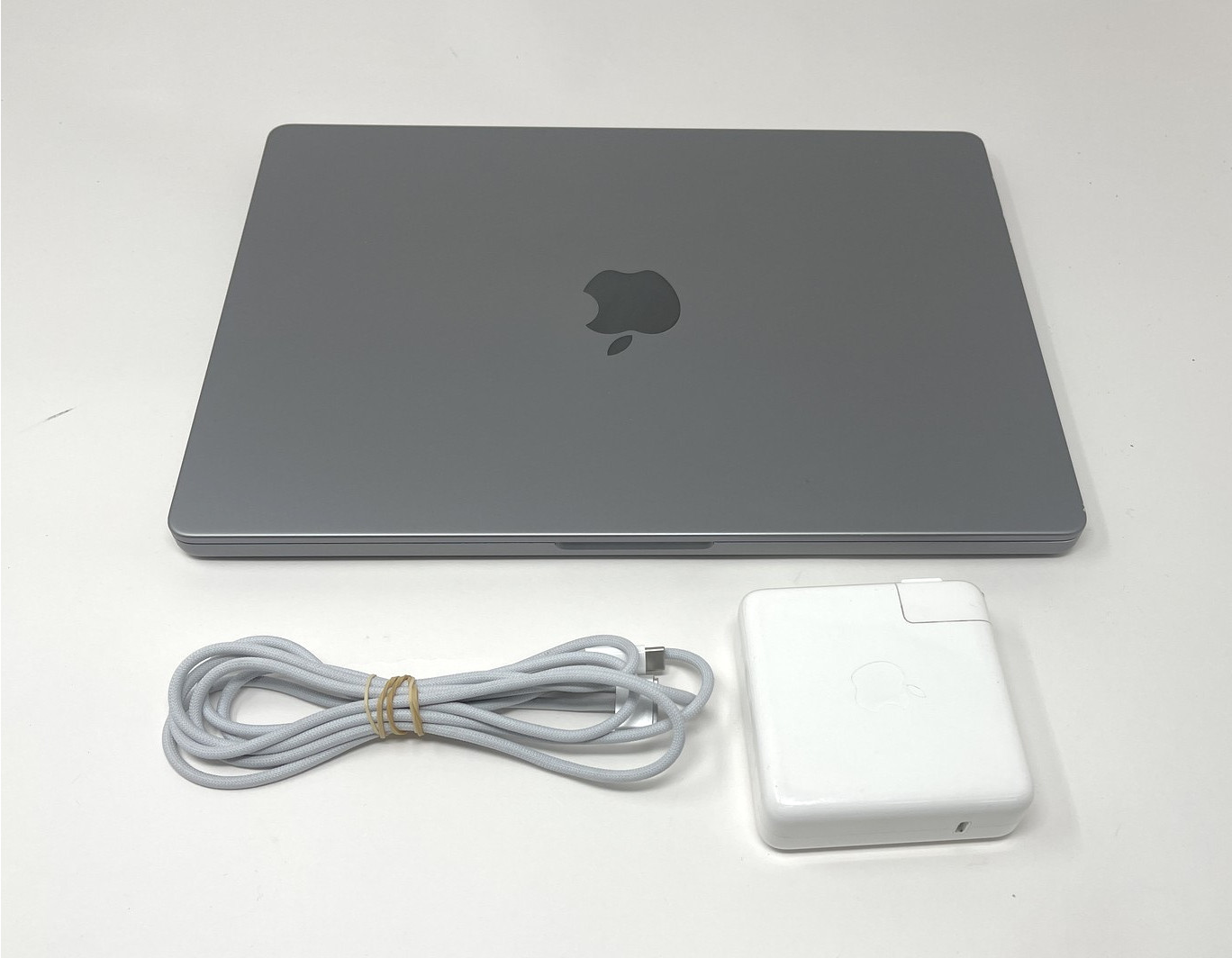Apple Macbook Pro M1 Pro 10-Core 14in 1TB SSD 16GB RAM 2021 Space Gray Used