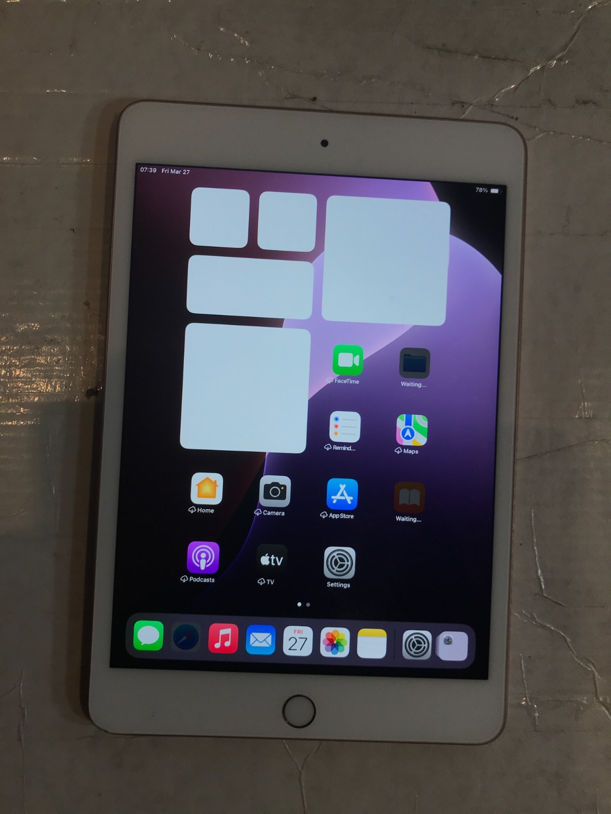 Apple iPad mini 5 64GB, Wi-Fi, 7.9in A2133 – Gold Bad Power key #400