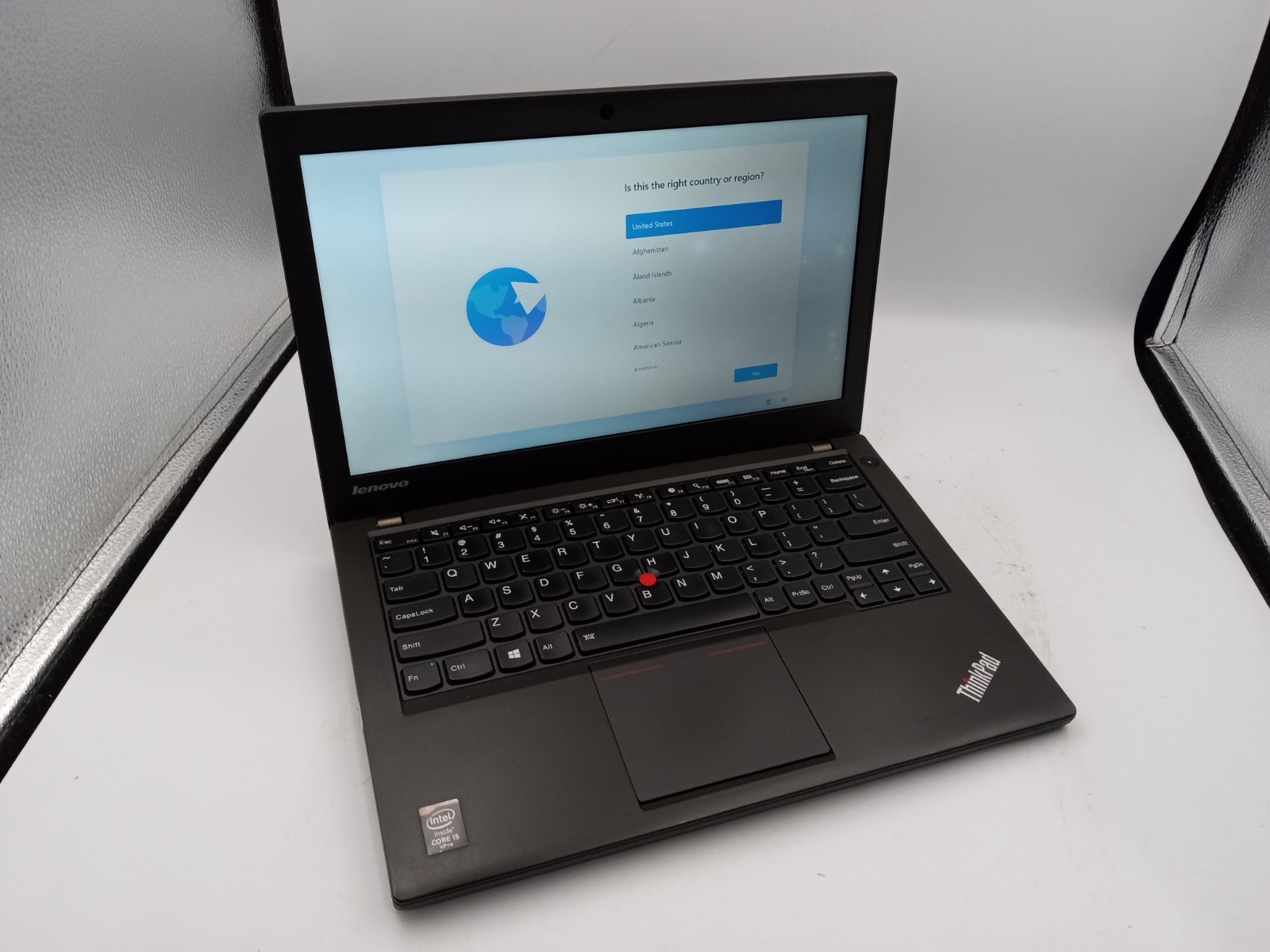 Lenovo ThinkPad x240 12″ Laptop Intel i5-4300U 8GB RAM 128GB SSD Windows 11 -RR