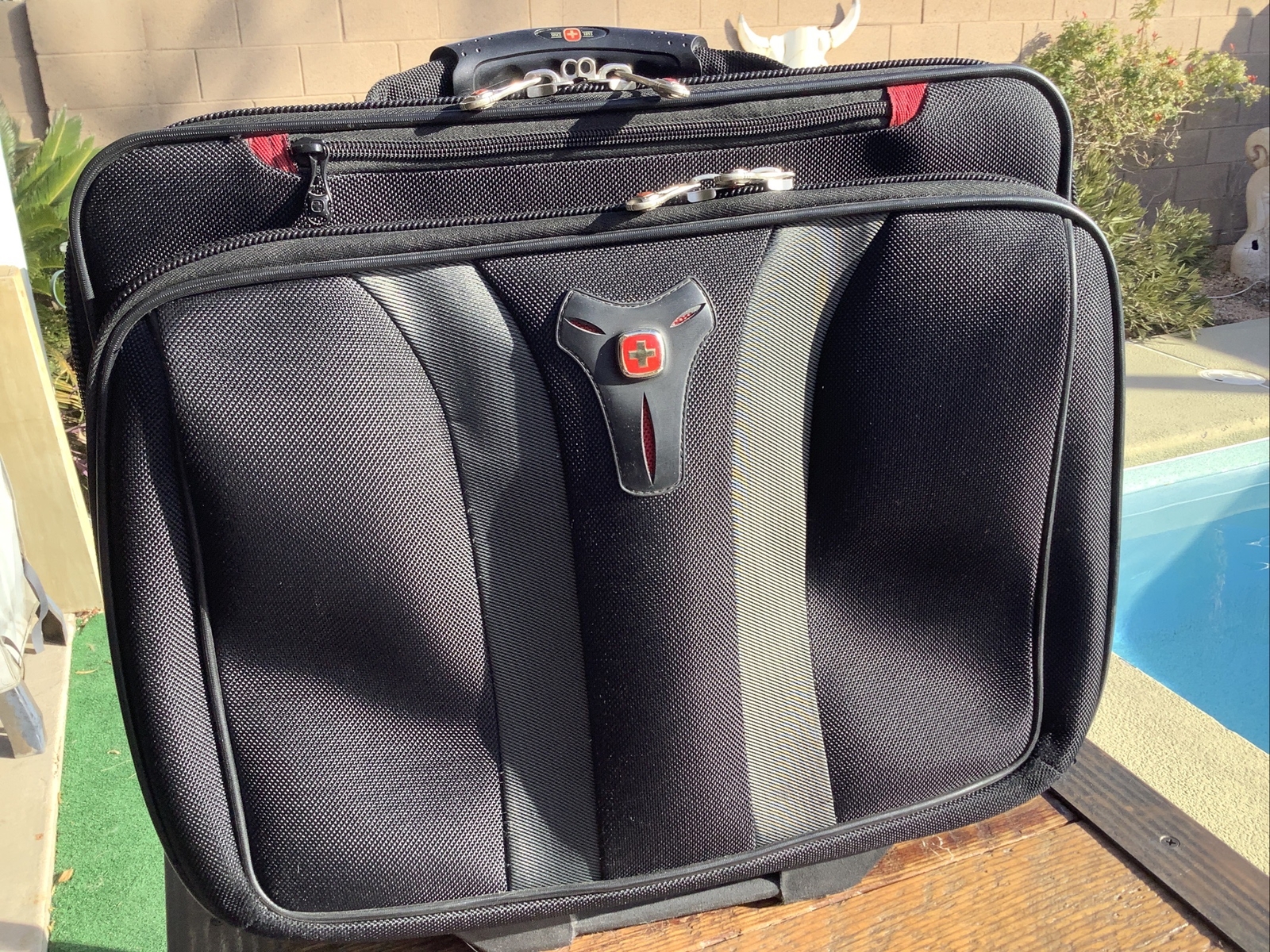 SwissGear Granada Double Gusset Wheeled Laptop Case – Black Wenger FREE SHIPPING