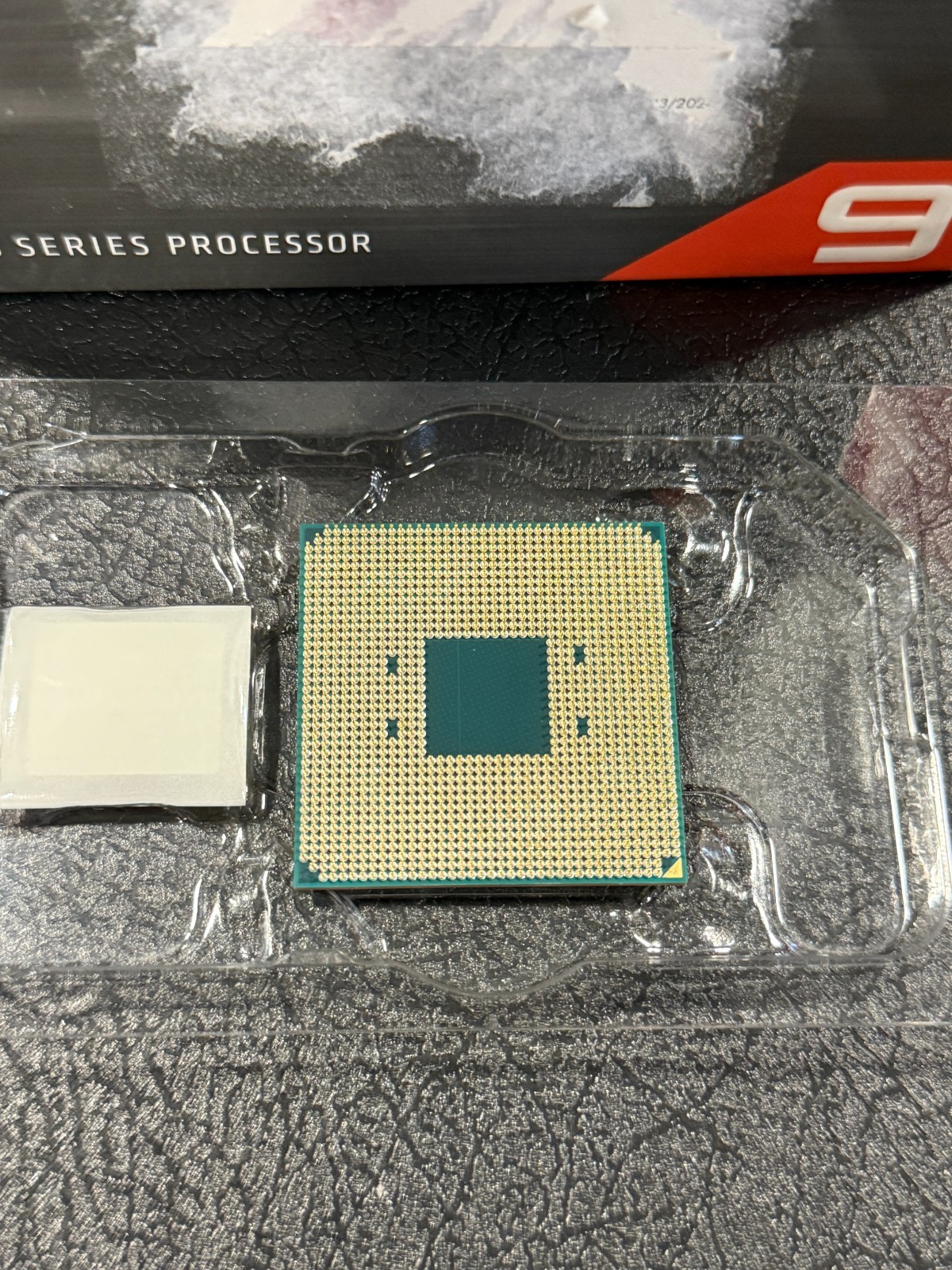 AMD Ryzen 9 5900X Desktop Processor (4.8GHz, 12 Cores, AM4 CPU) 100-000000061
