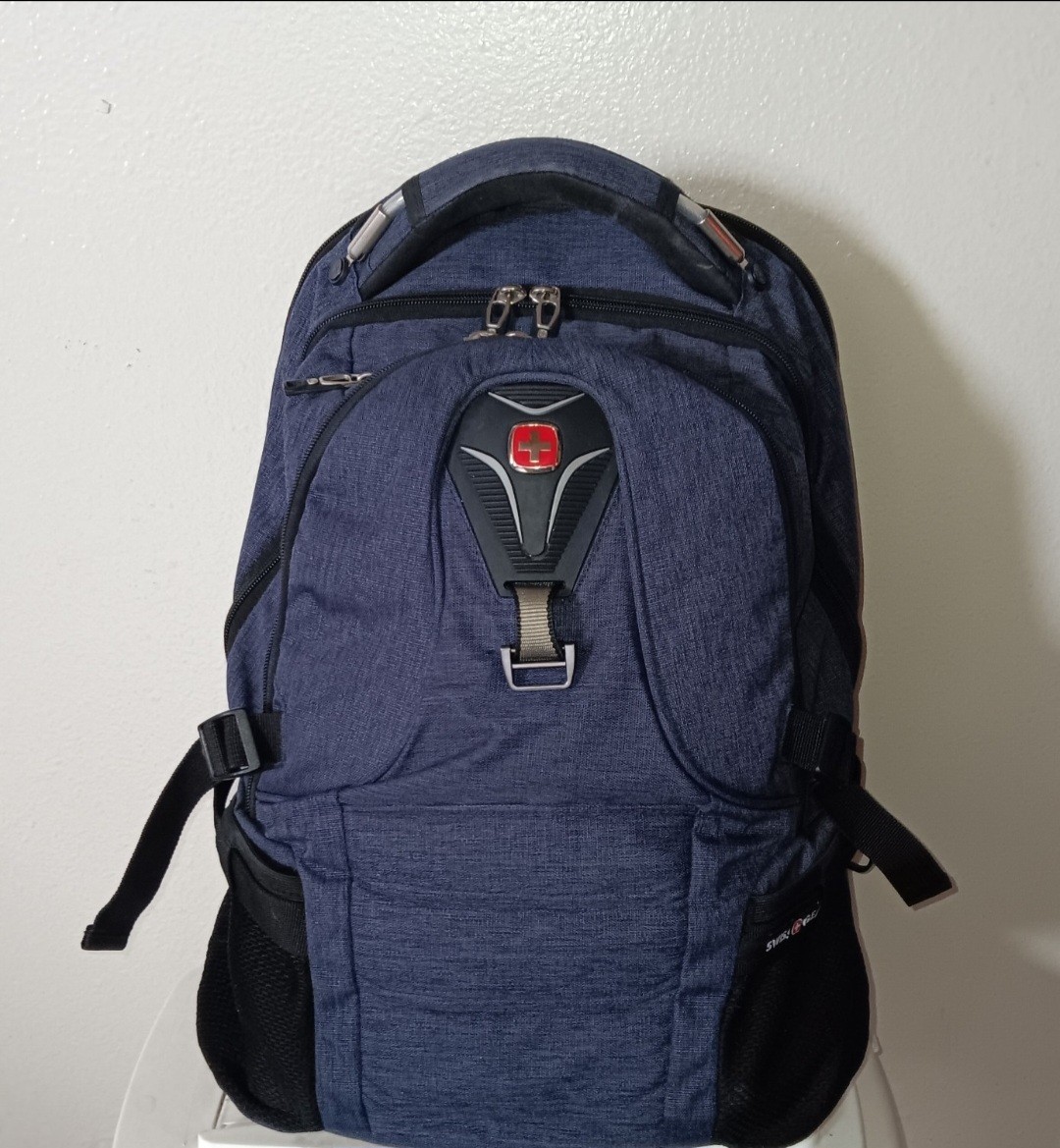 SWISSGEAR Scansmart TSA Friendly Black and Blue Laptop Backpack