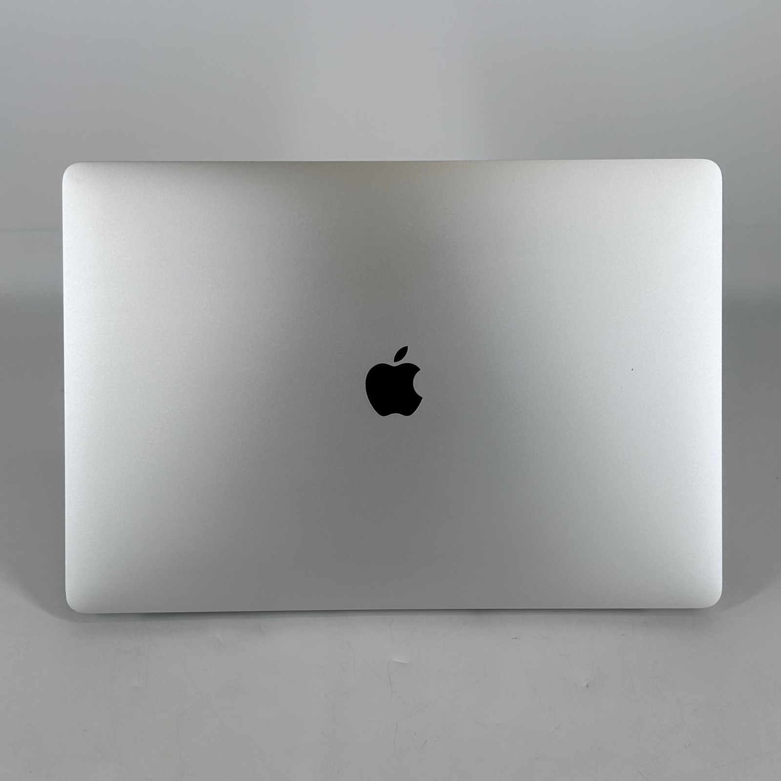 MacBook Pro 16 Touch Bar Silver 2019 2.3GHz i9 32GB 1TB SSD AMD Radeon Pro 5500M