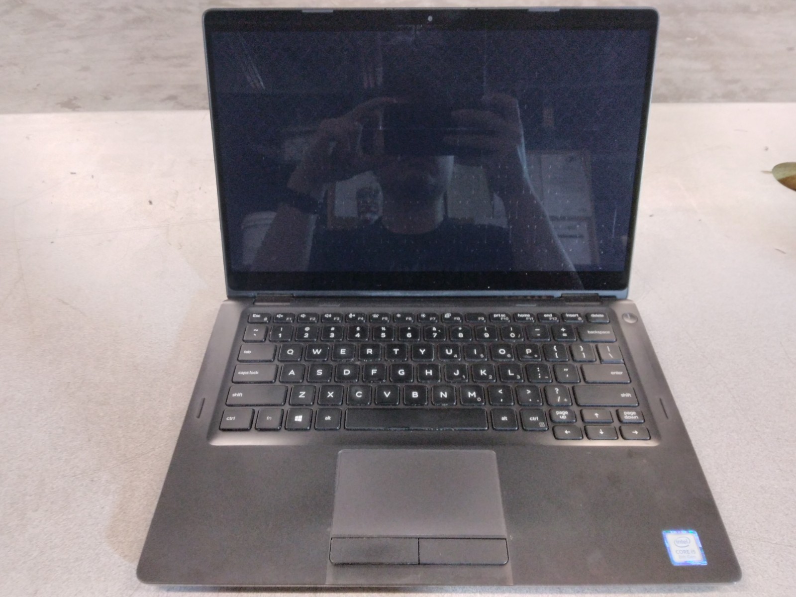 Dell*Latitude*5300*2-in-1*Intel*i5-8365U*256GB*NVMe*8GB*DDR4*Intel*UHD*620*No*OS