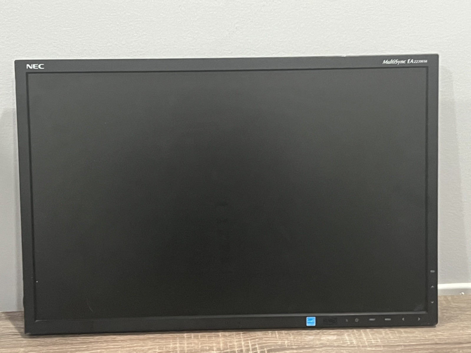 NEC MultiSync EA223WM-BK 22″ Built-In Speakers LED Monitor