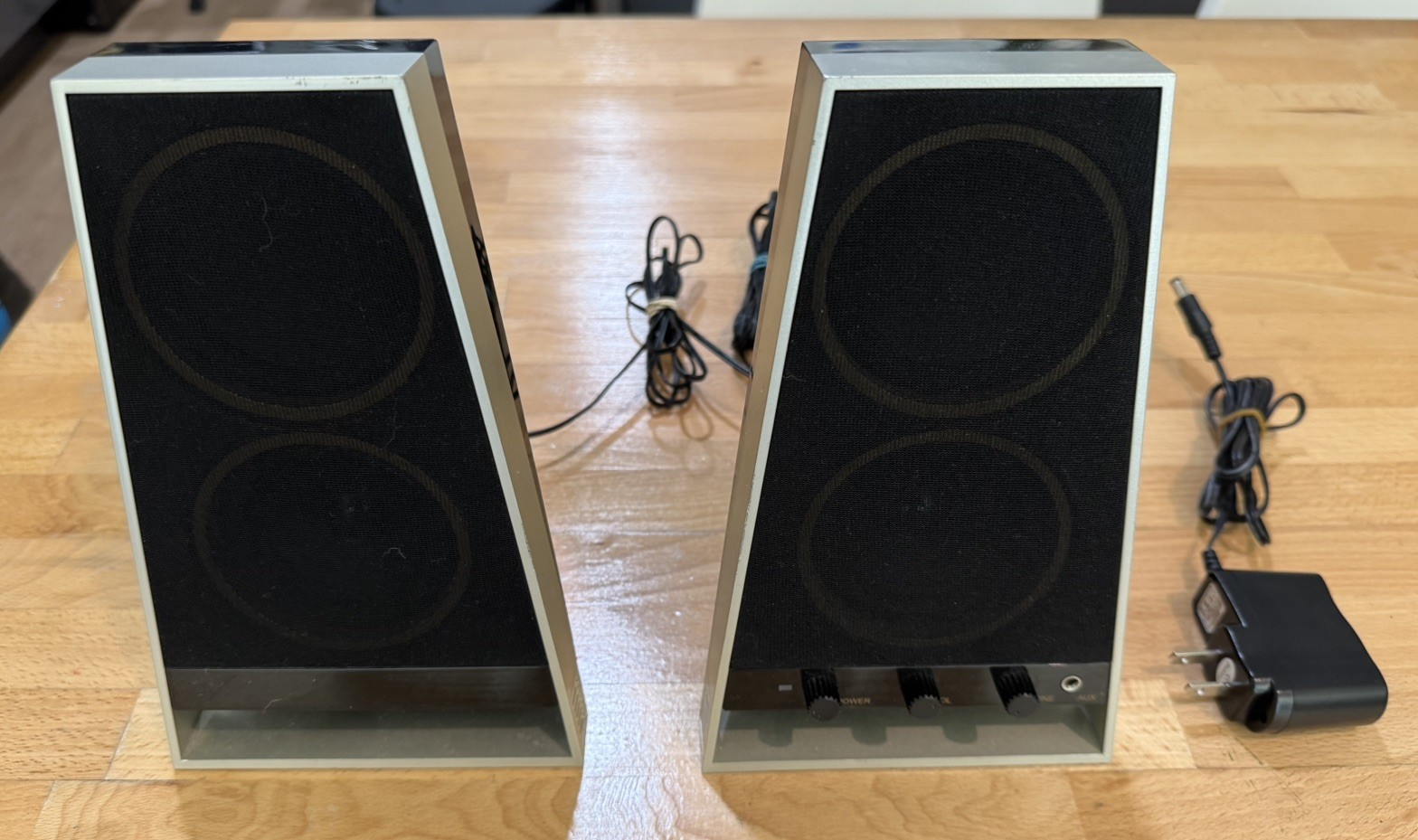 Altec Lansing VS2620 Computer Speakers 5W w/ AC Adapter