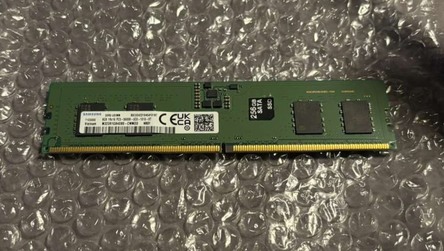 Samsung M323R1GB4DB0-CWM0D DDR5 SDRAM 8GB (1x8GB) UDIMM Desktop Memory 5600MHz
