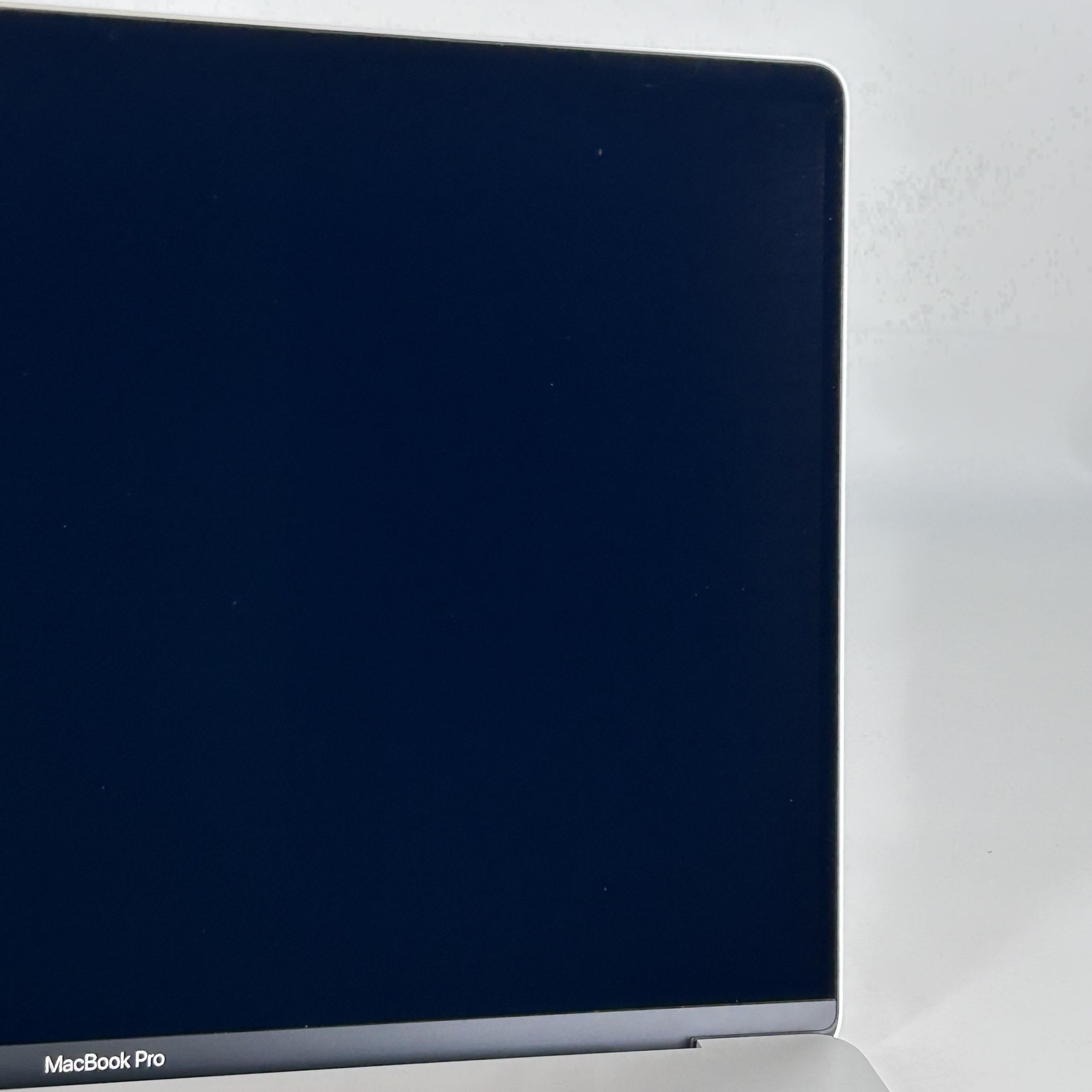 MacBook Pro 16 Touch Bar Silver 2019 2.3GHz i9 32GB 1TB SSD AMD Radeon Pro 5500M