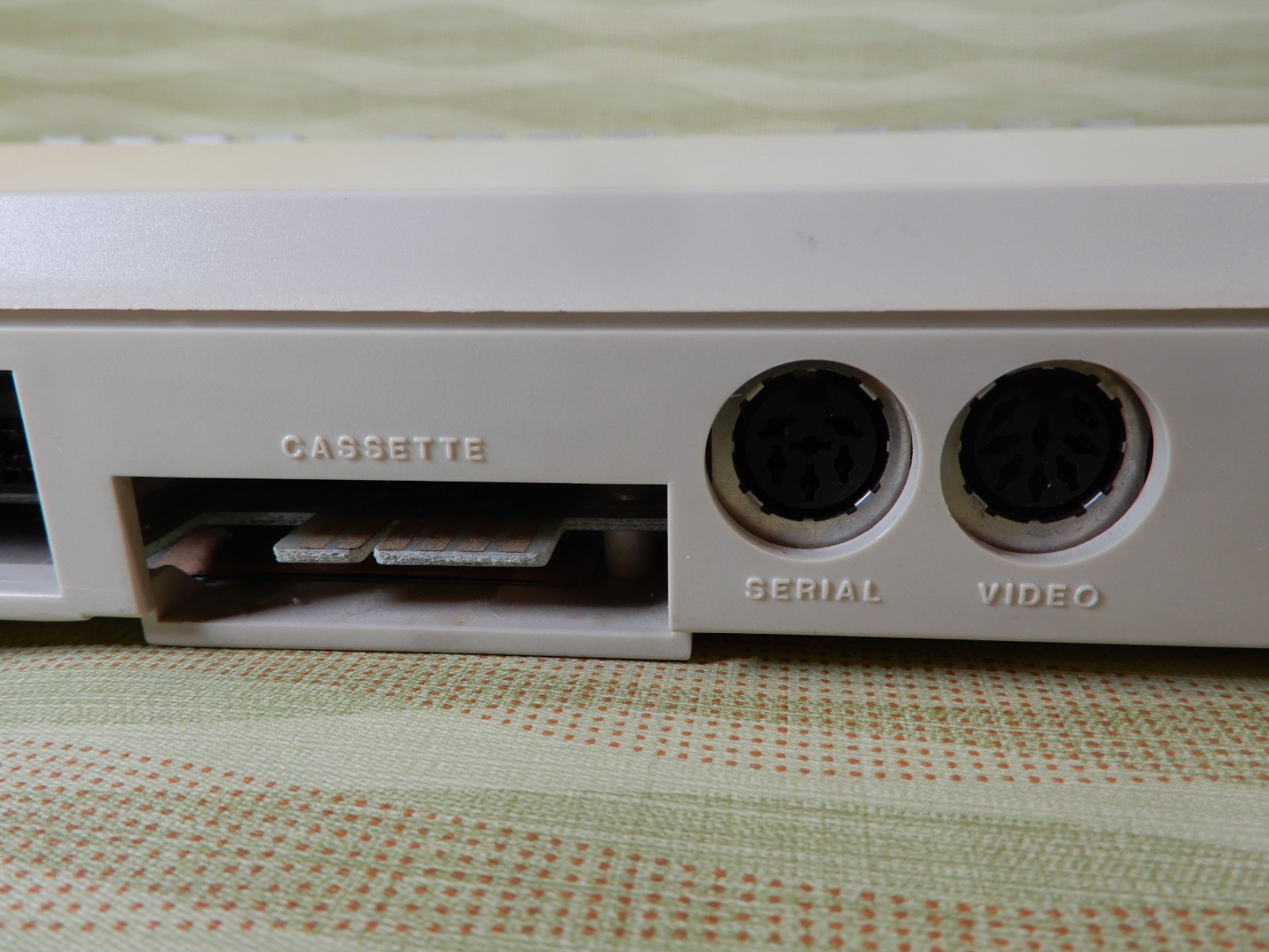 Commodore 128 Vintage Computer Untested Good Physical Condition Oct 1985