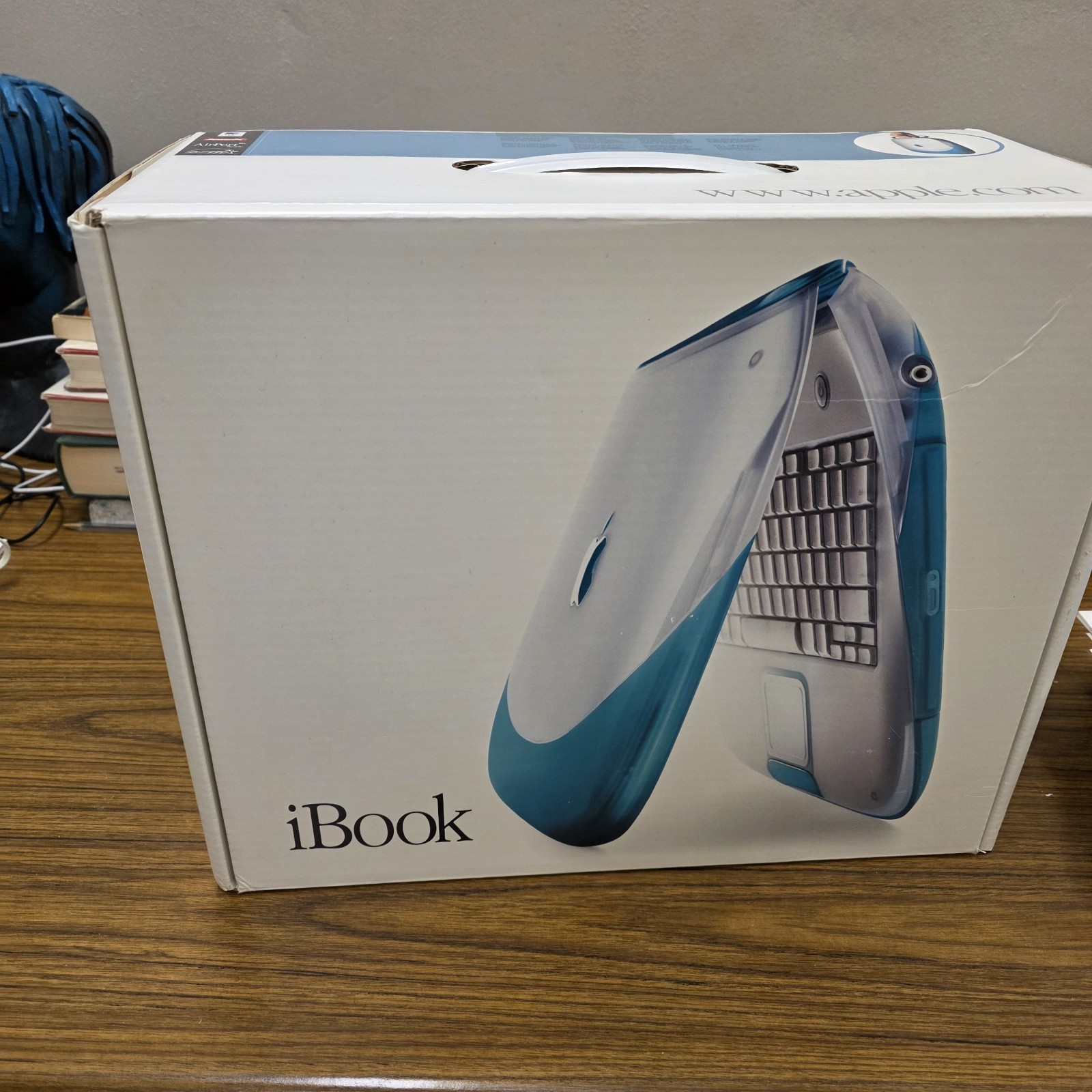 Original Retail BOX ONLY • 2000 Apple iBook G3 Excellent Manuals Cable Media
