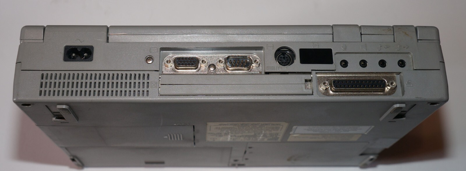Toshiba Tecra 500CS Pentium Laptop Computer 48mb ram 1gb hdd Pentium 120 Working