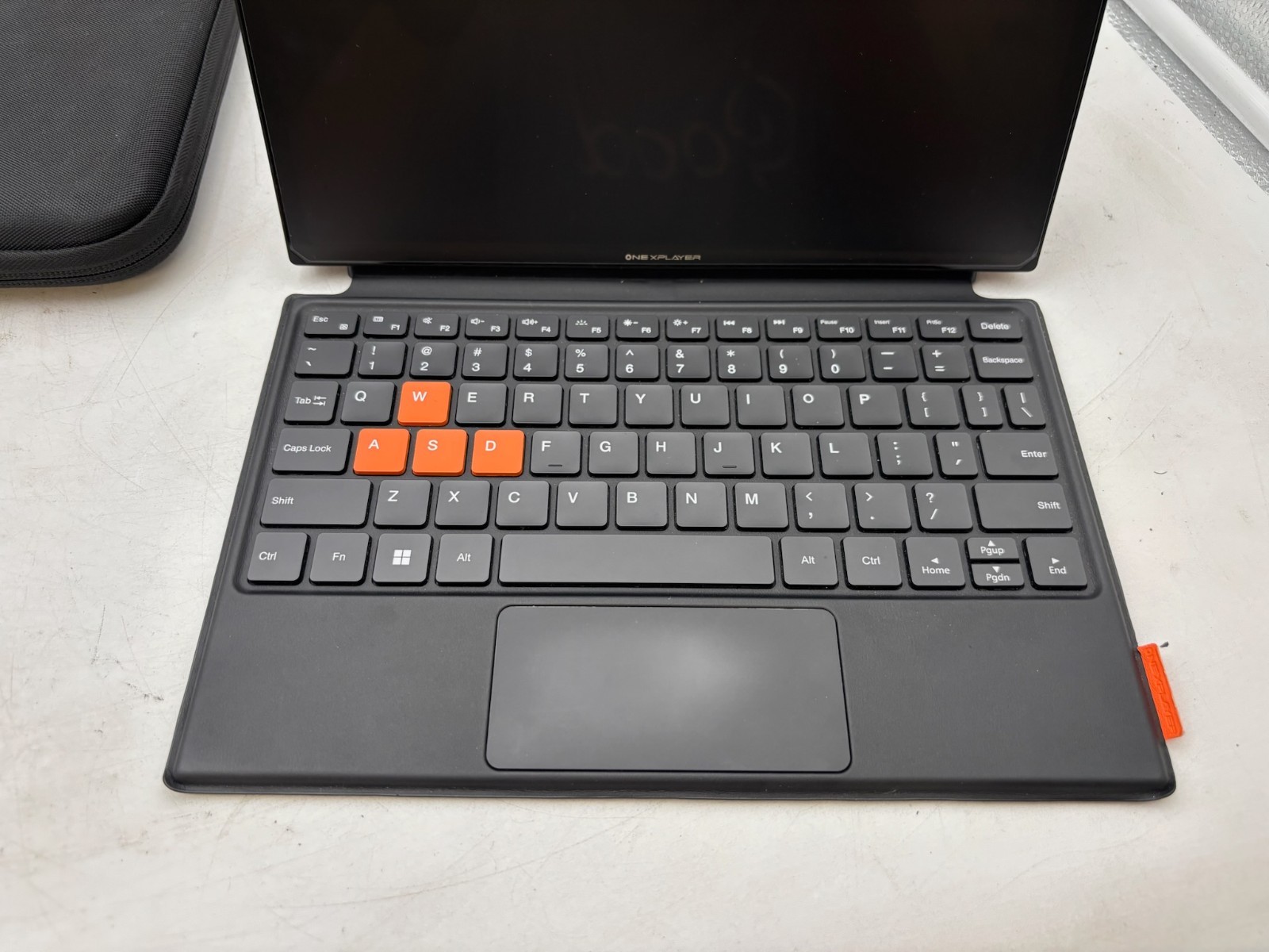 ONEXPLAYER X1 i 3-in-1 Gaming PC 10.95″ 32 GB RAM Ultra 7 155H 2 TB SSD