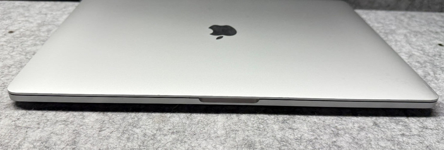 Apple MacBook Pro 2019 16″ Core i7 2.6GHz 16GB 512GB Pro 5300M 4GB Tahoe Silver