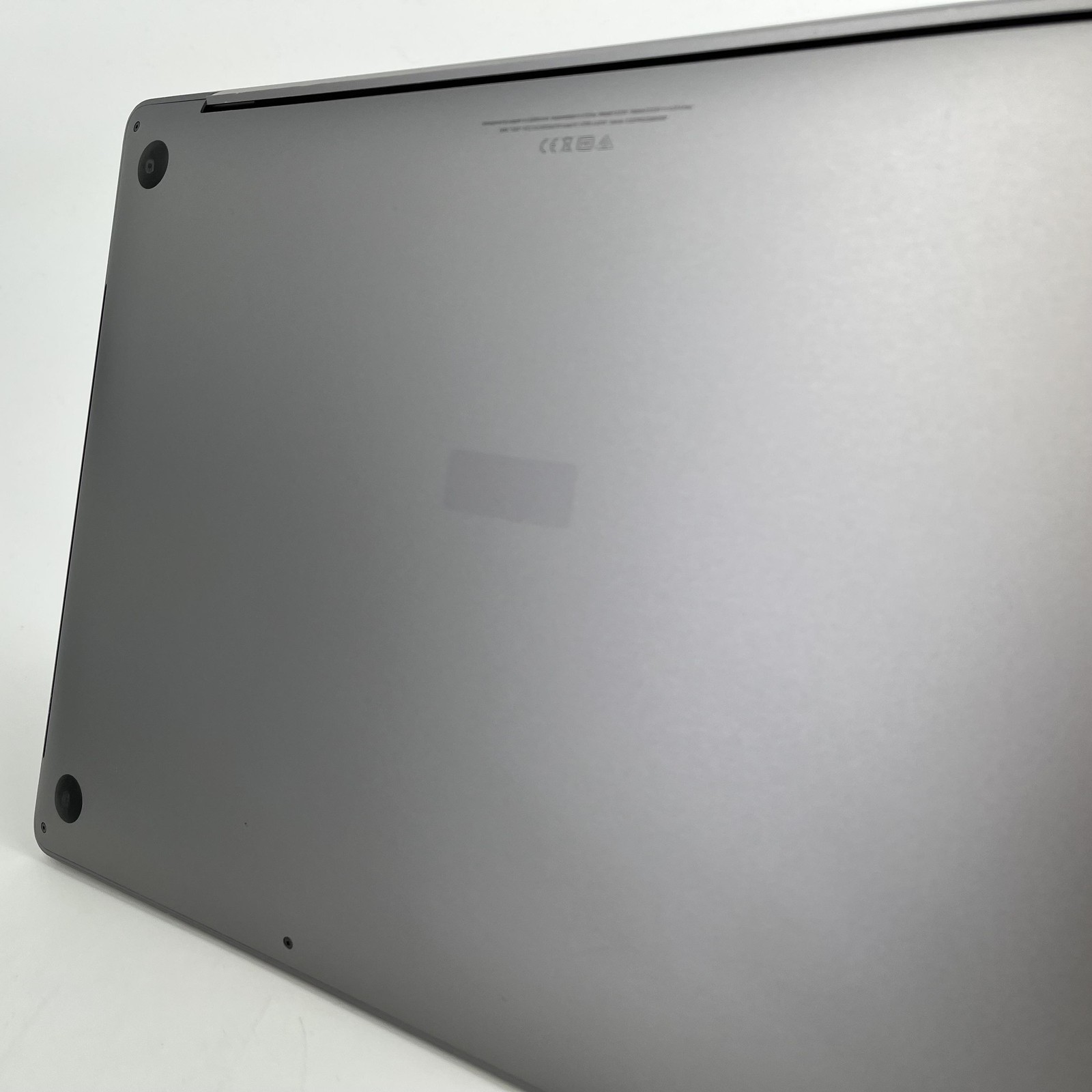 MacBook Pro 16 Touch Bar Gray 2019 2.4 GHz i9 64GB 1TB SSD Radeon Pro 5500M 8GB