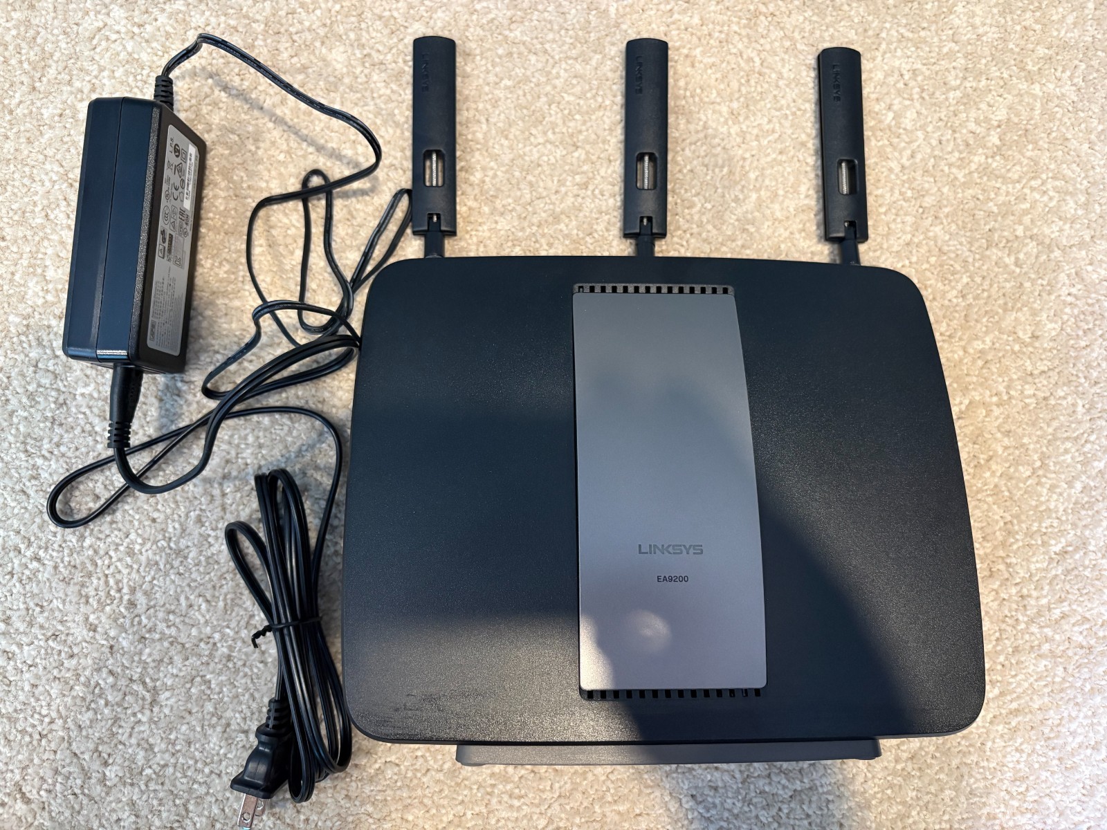 Linksys router EA9200 with power cord – used