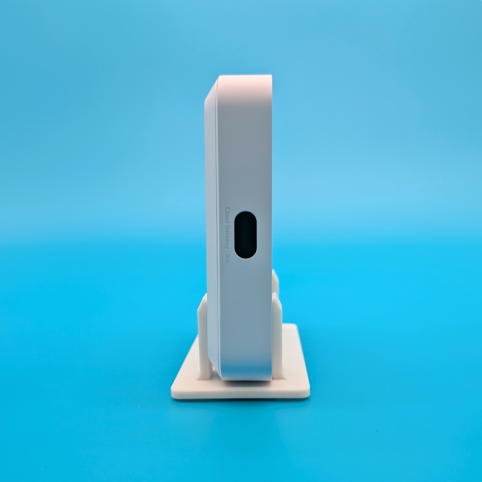 UniFi Cloud Gateway Ultra – Desk Stand with Silicone Feet – Black or White PETG