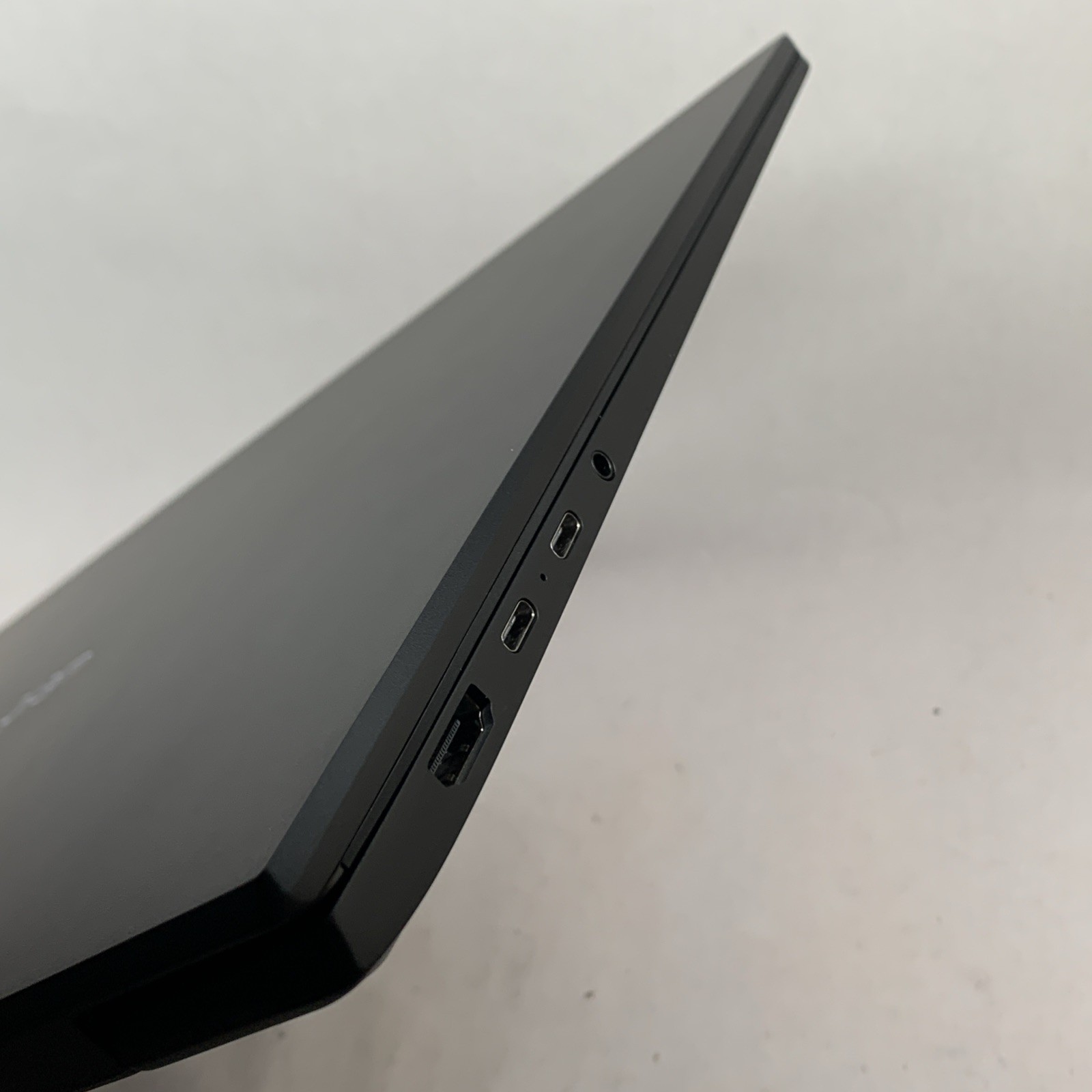 LG gram 17″ Touch Laptop Intel Core Ultra 9 288V 32GB 1TB SSD Black