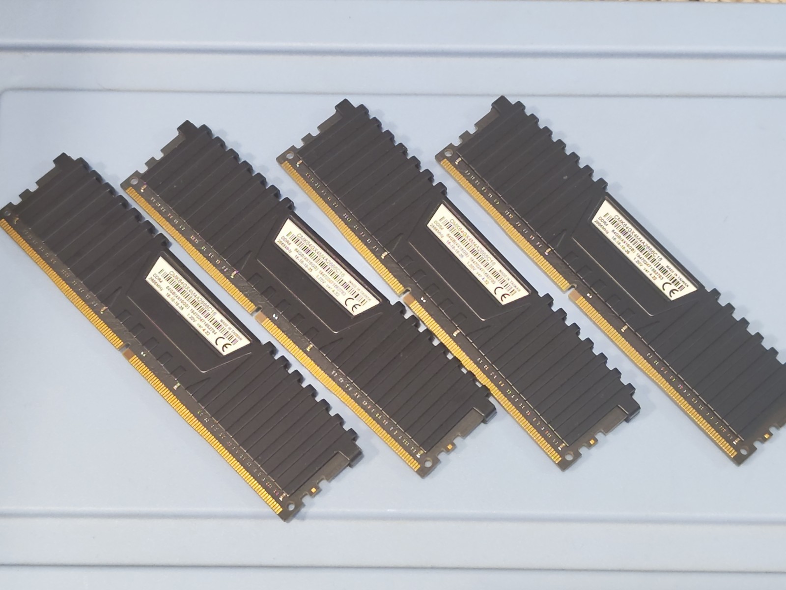 Corsair Vengeance 64GB (4x16GB) 2666 MHz DDR4 2666C16 CL16