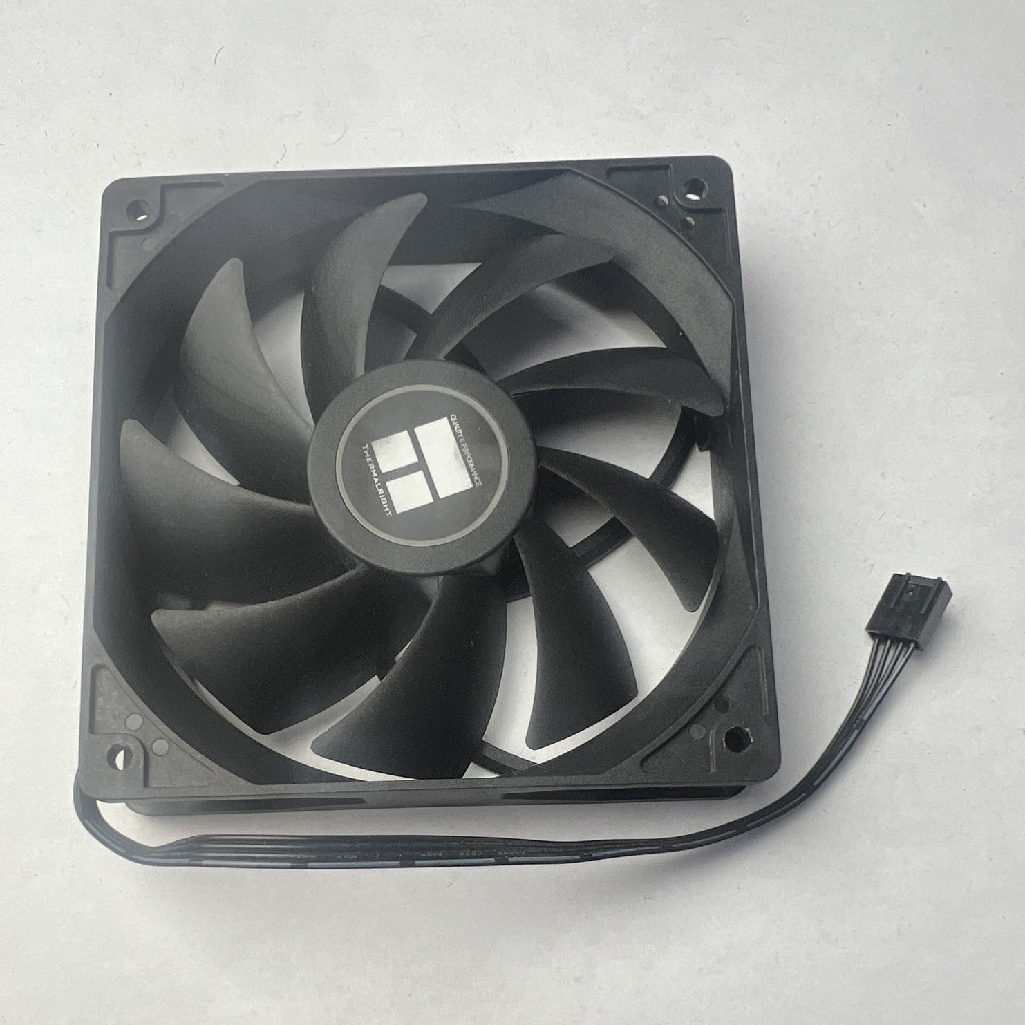 Thermalright TL-C12C 120mm 4-Pin PWM Case Fan 1550RPM 66.17CFM Black