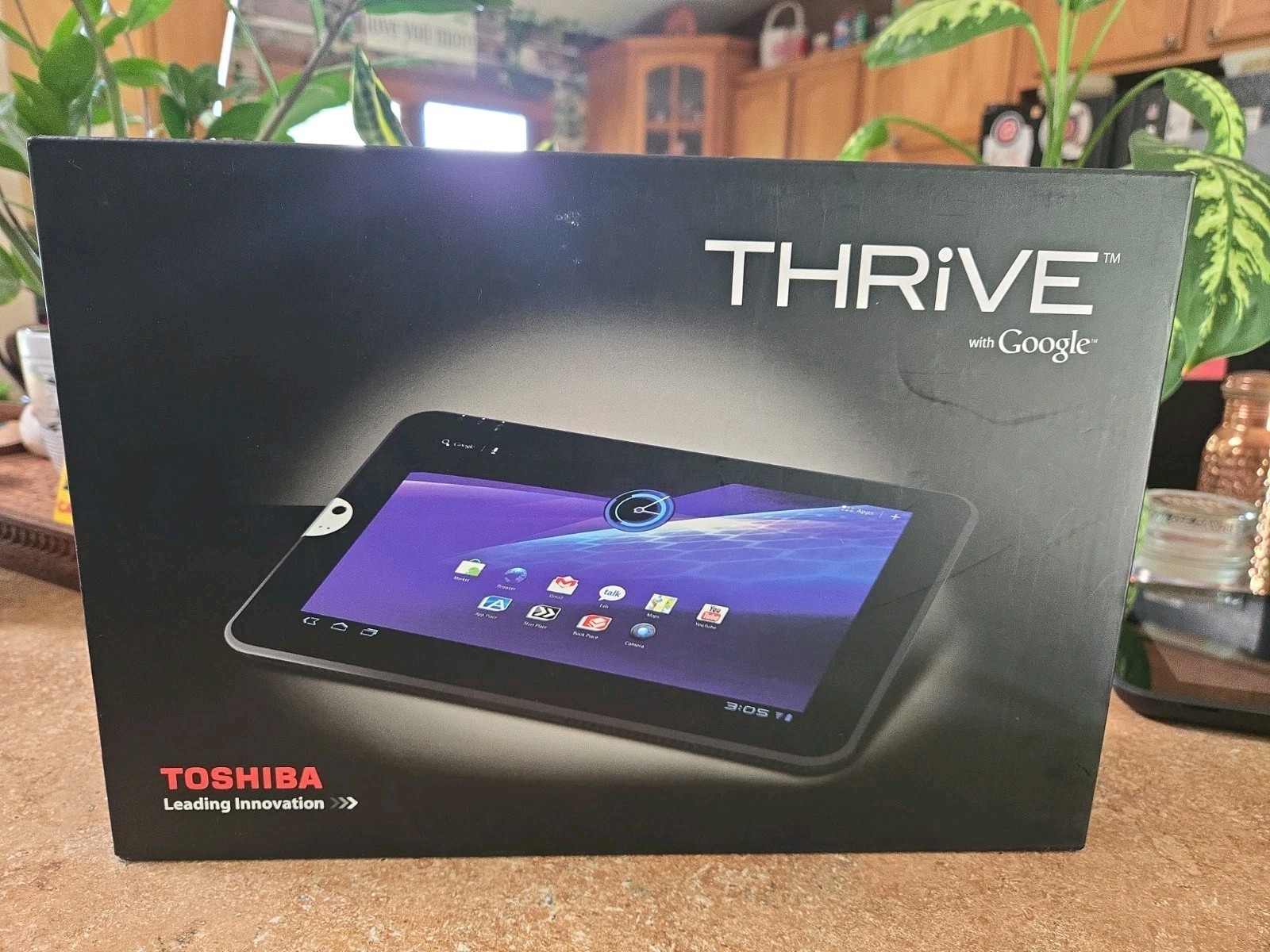 TOSHIBA Thrive 10″ Tablet w/ Google 2011 -Works Perfectly EUC! 16 GB