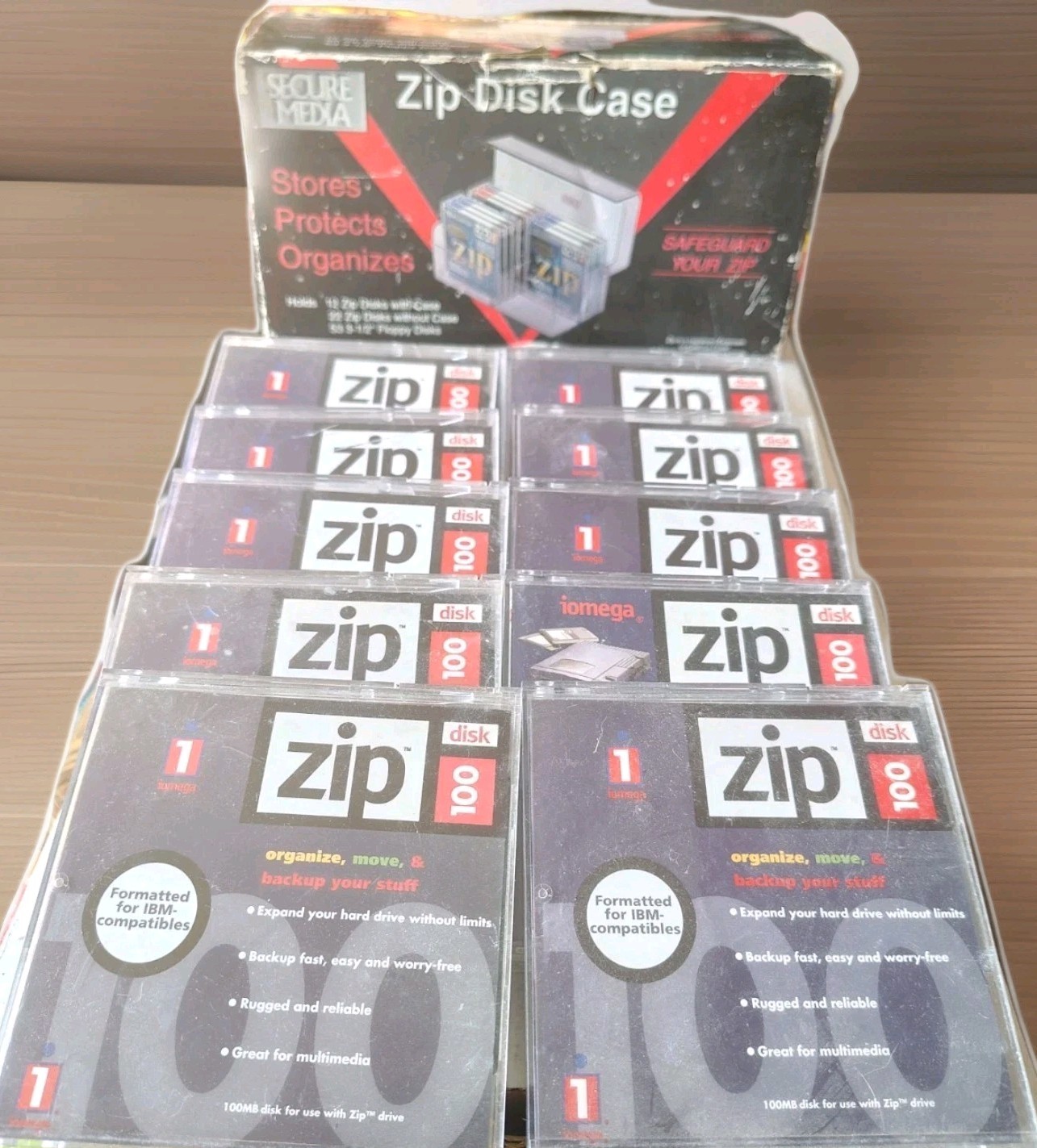 Lot of 12 iomega ZIP DISK 100MB & Storage Case IBM/PC Formatted 3.5″ XLNT COND!!