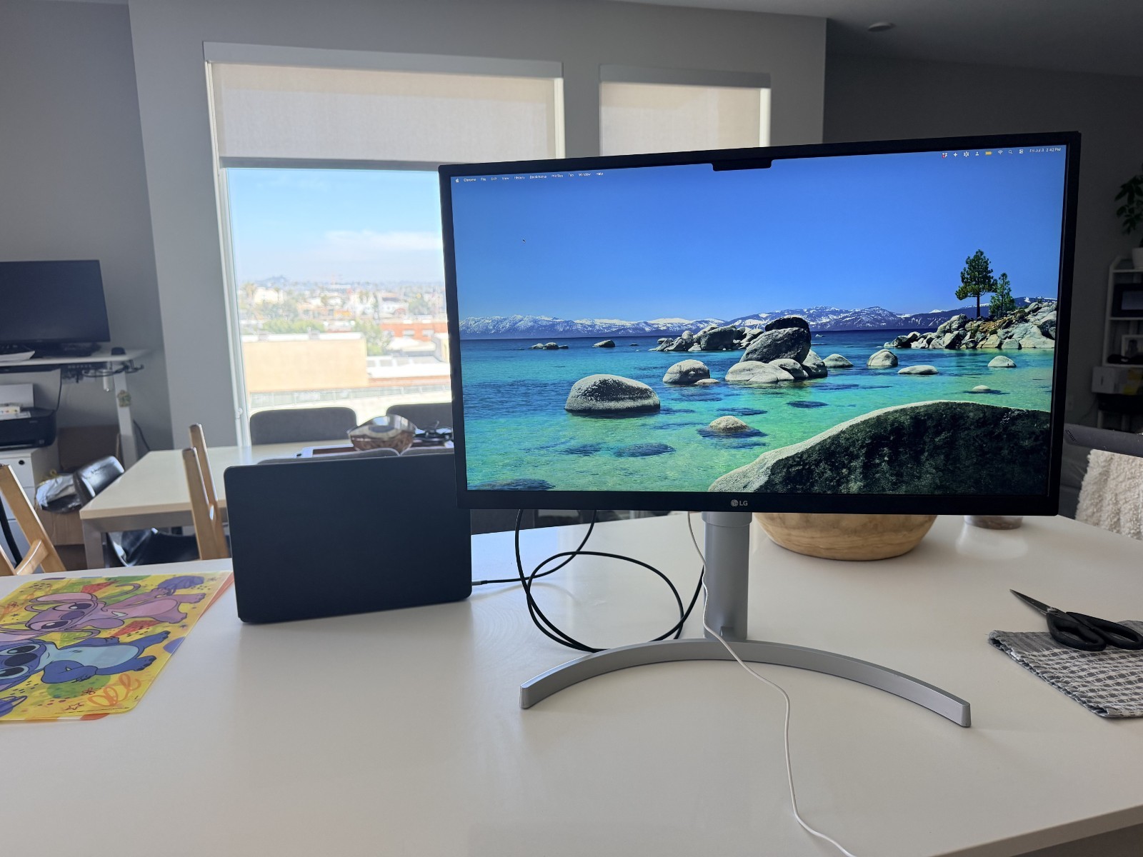 LG 27UL550-W 27-inch 4K UHD (3840 x 2160) UltraFine Computer Monitor (White)