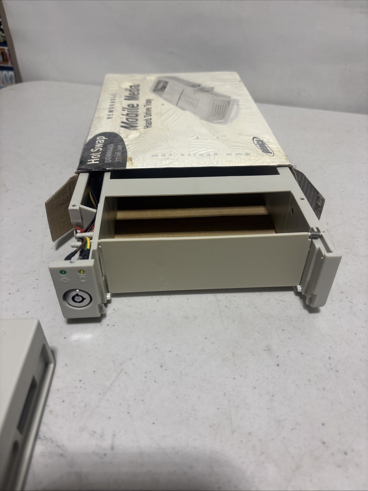 Hot Swap GN-210 Removable Mobile Media Hard Drive Tray UDMA&ATA 33/66/100