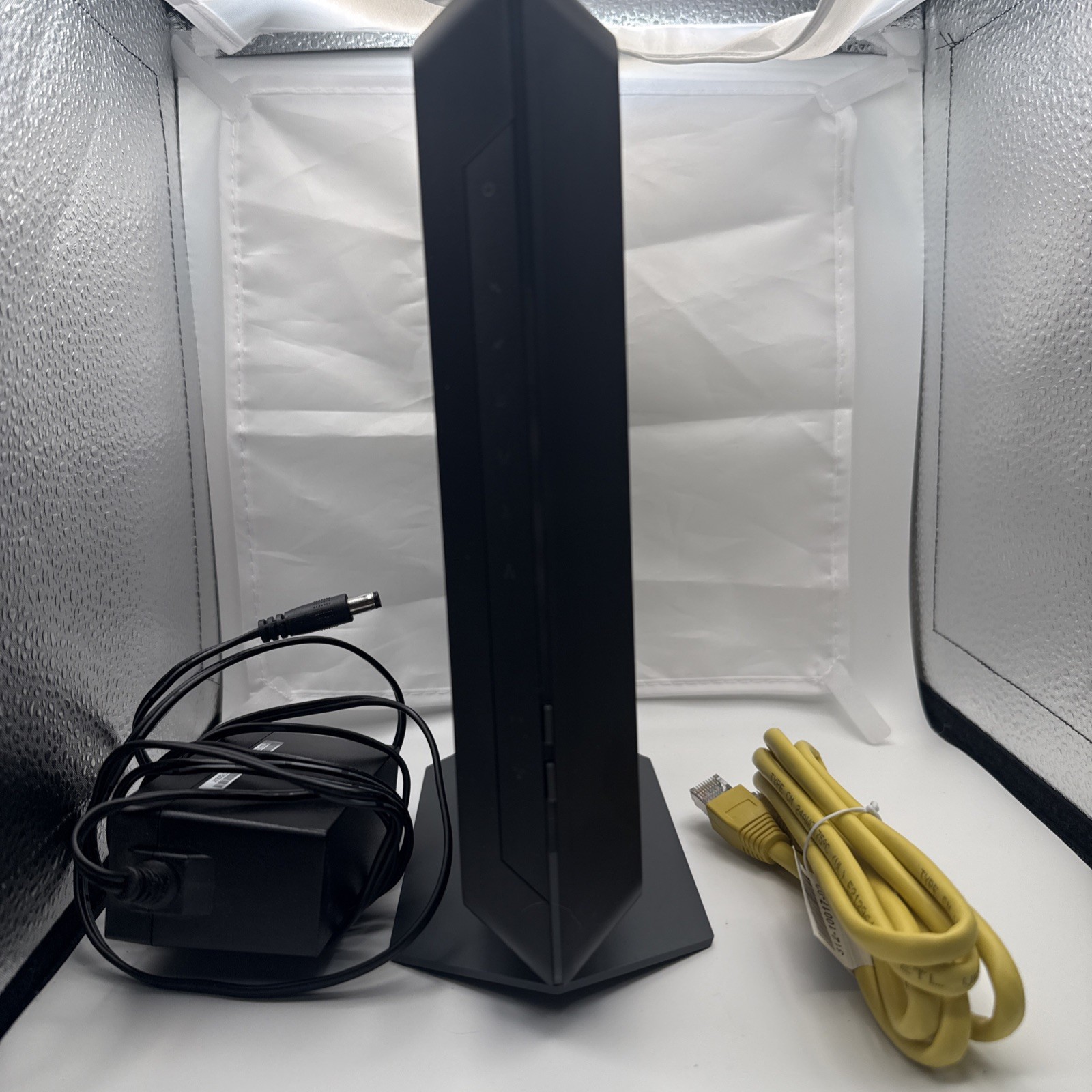 NETGEAR Nighthawk AC1900 4 Wireless-Wi-Fi 802.11ac Router – C7000-100NAS