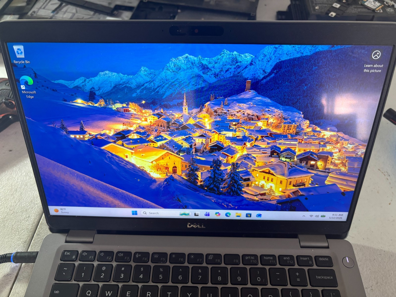 Dell Latitude 7400 14″ FHD Laptop i5-8665U 16GB RAM 256GB NVMe SSD Windows 11 PC