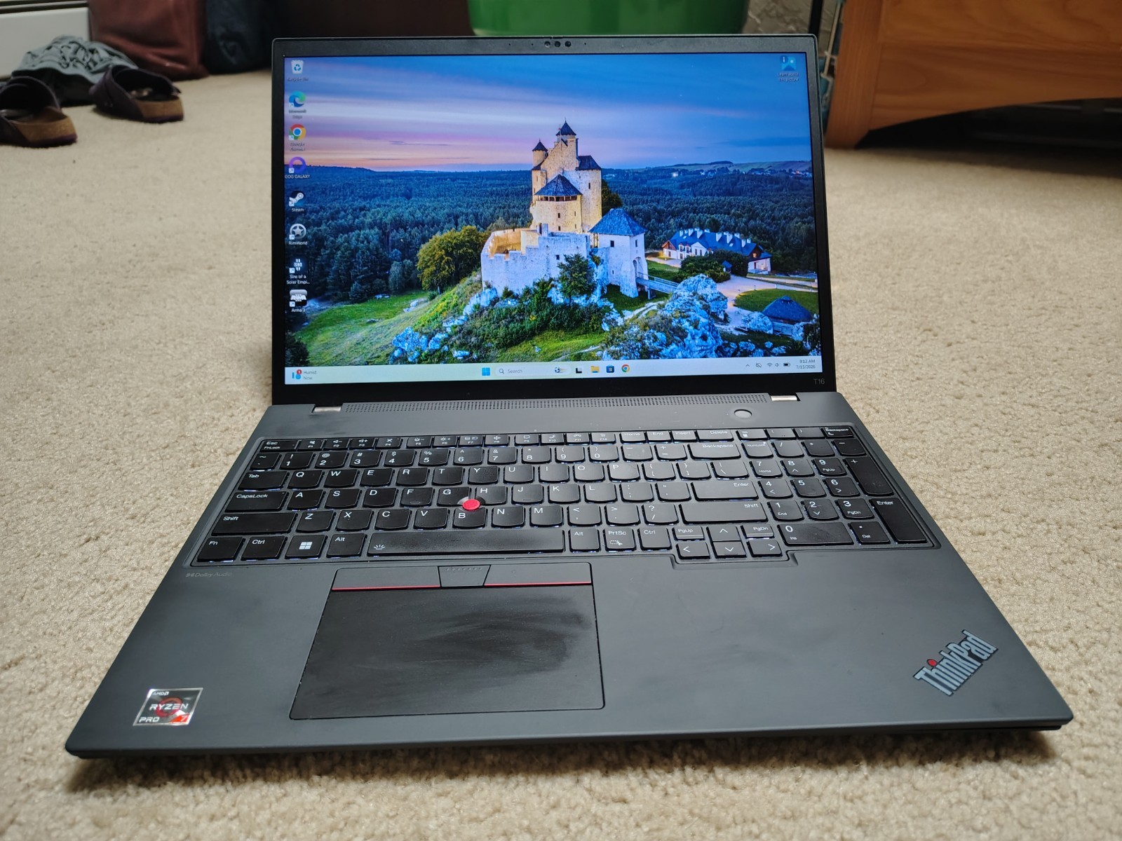 thinkpad t16 gen 2 amd ryzen 7 7840u with Radeon 780m graphics 16″ screen