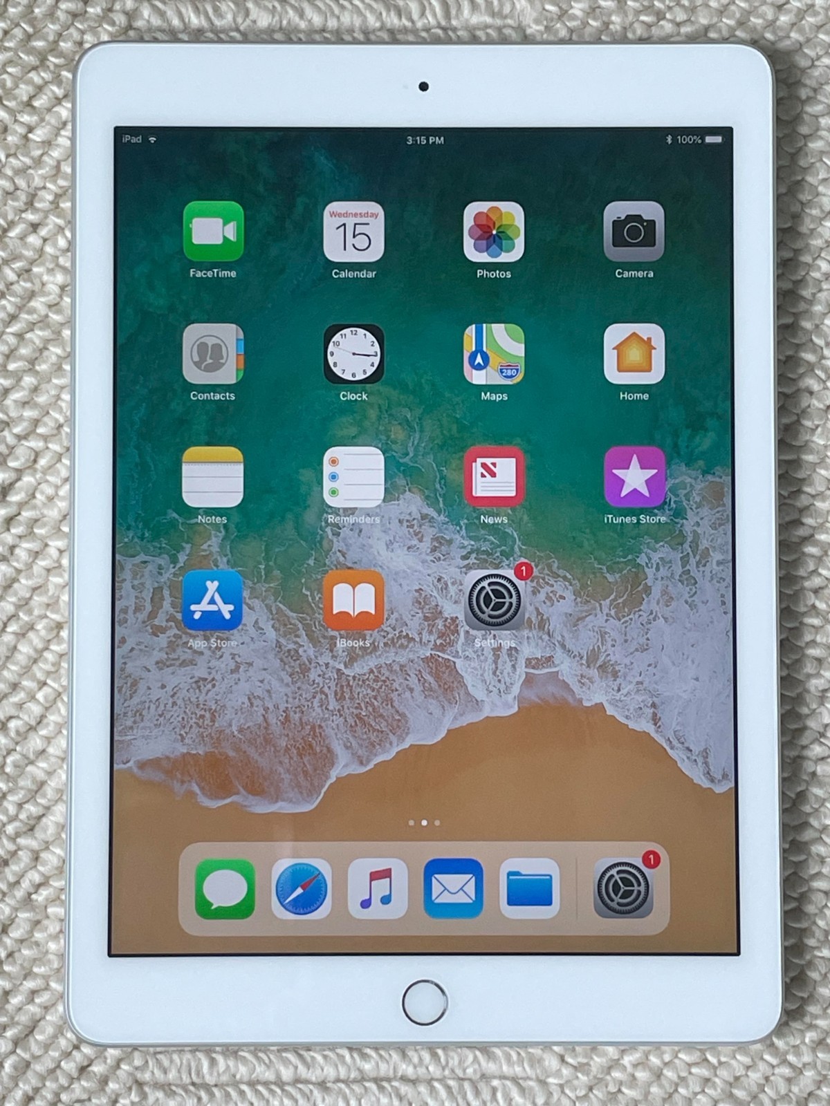 Apple iPad (6th Generation) A1893 32 GB, Wi-Fi, 9.7 in – Silver