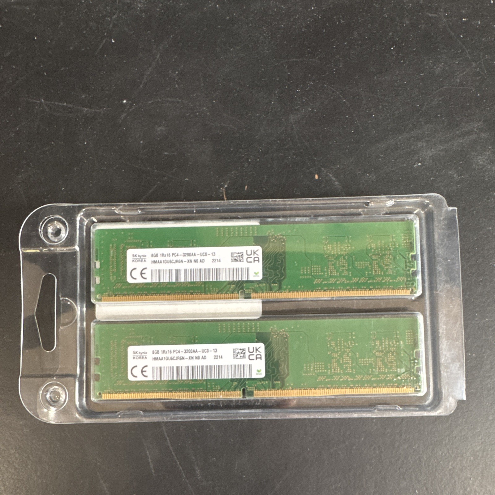 SK hynix 16GB (2x8GB) DDR4-3200 SO-DIMM 260-Pin Non-ECC HMAA1GU6CJR6N-XN