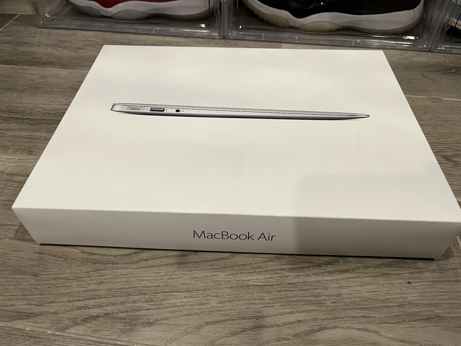 Apple MacBook Air A1466 (Mid-2017) 13” Dual Core i5-@1.8GHz 8GB RAM 128GB SSD