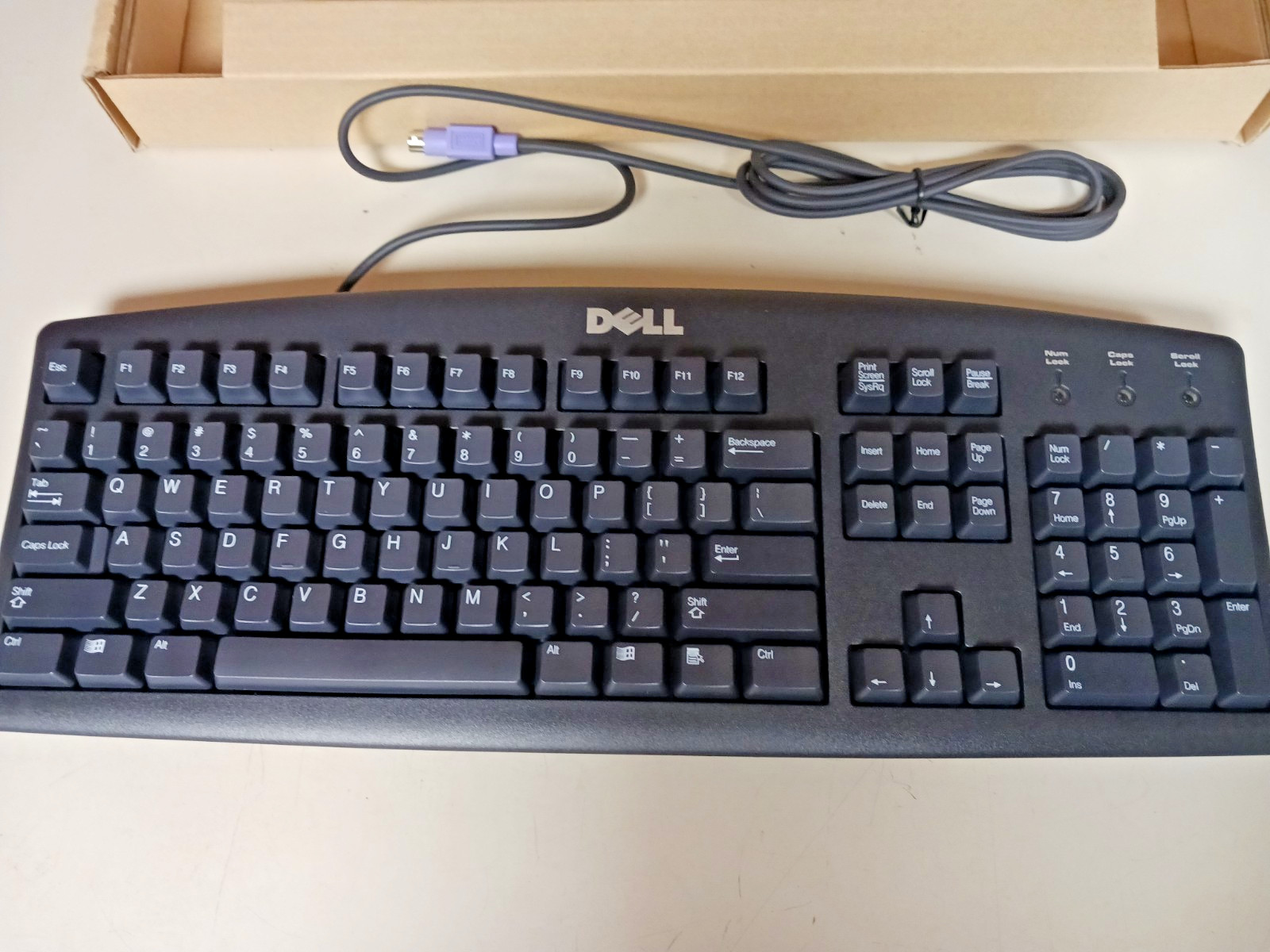 Dell RT7D20 Wired PS/2 Keyboard #04N454 NEW