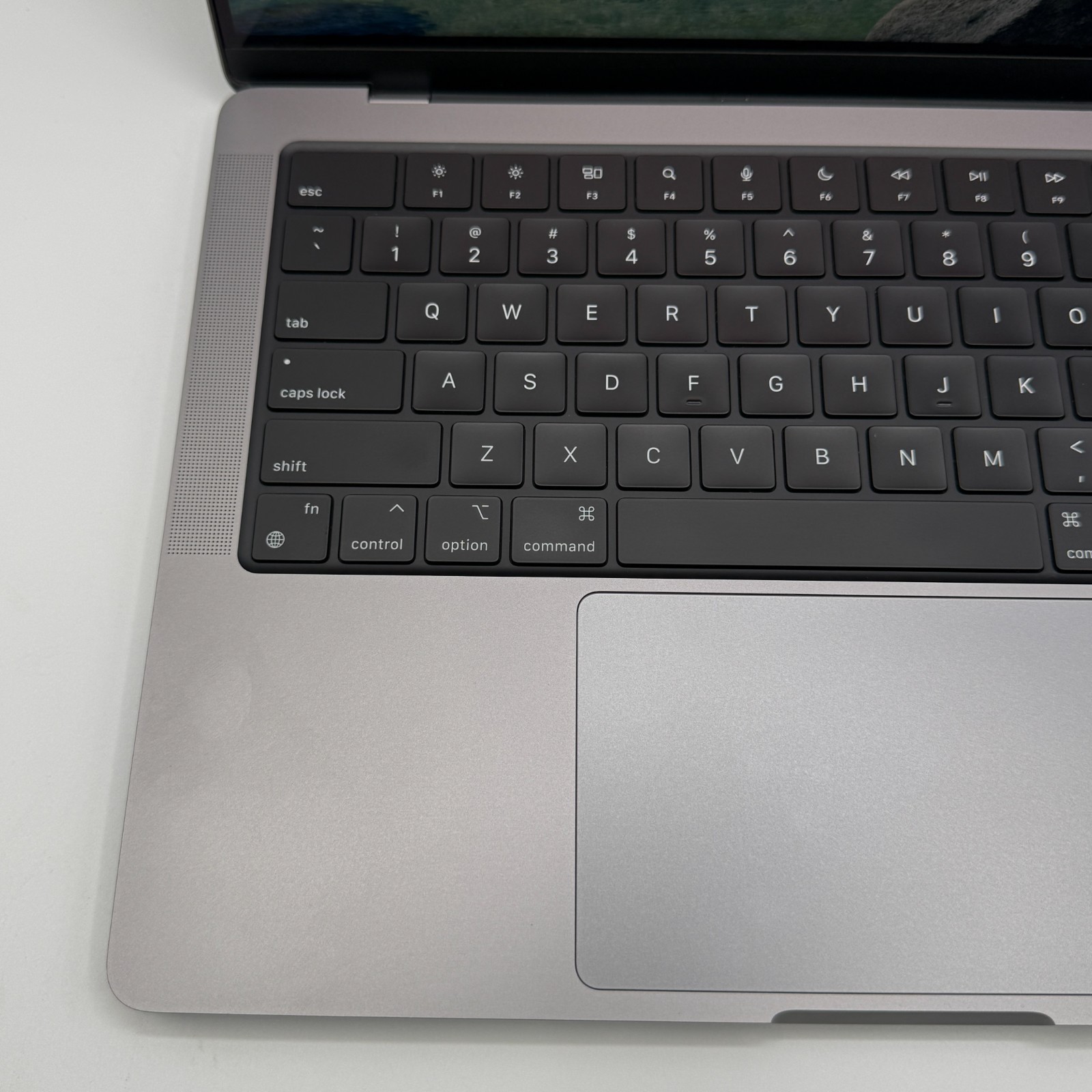 Apple MacBook Pro A2442 14″ 2021 M1 Pro (8C CPU, 14C GPU) 16 GB RAM 512 GB SSD