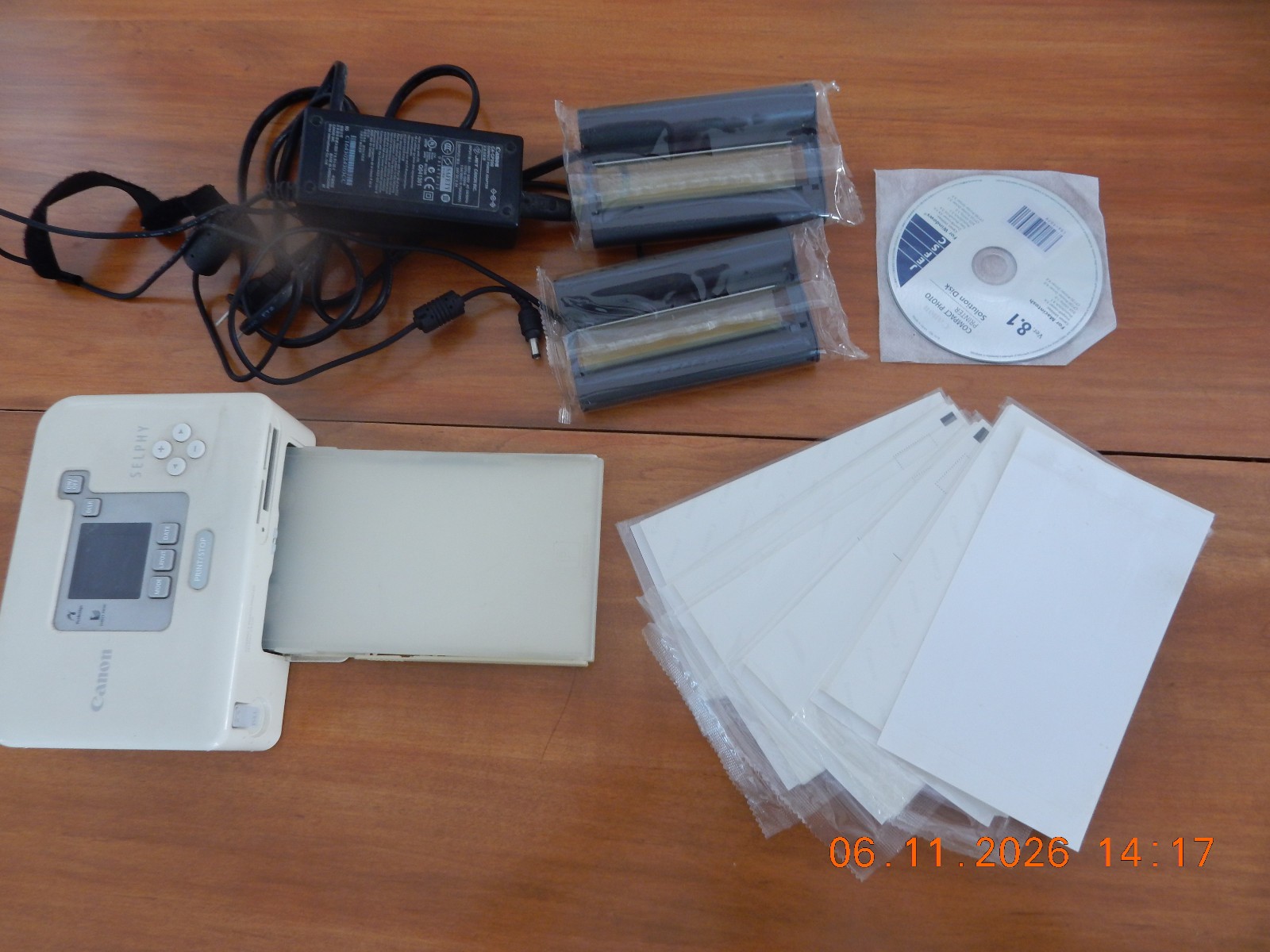 Canon SELPHY CP720 Printer w/Adapter, 5 paper, 3 inks, and software disk PARTS