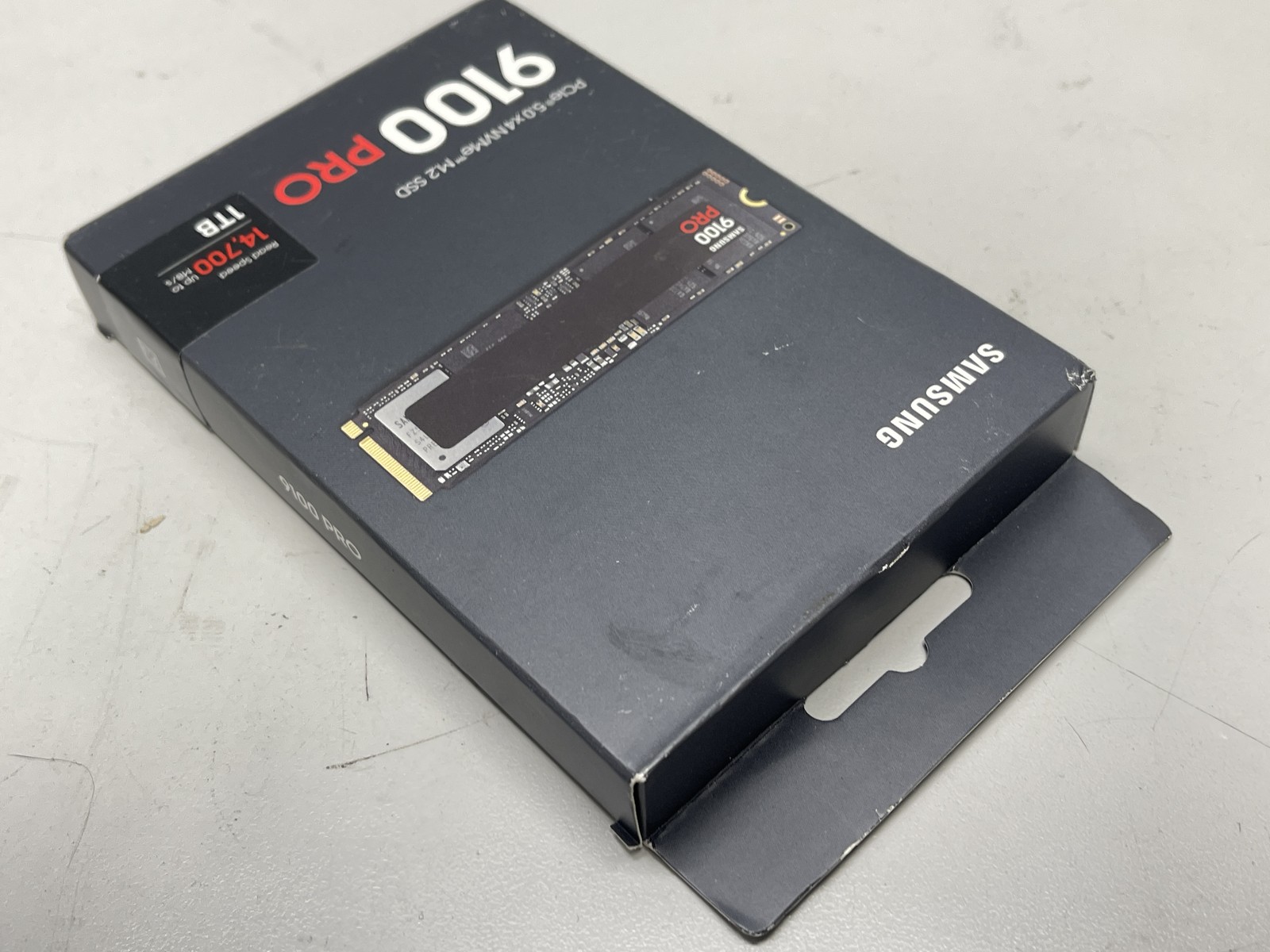 Samsung 9100 PRO 1TB Internal SSD PCIe 5.0 M.2- Black